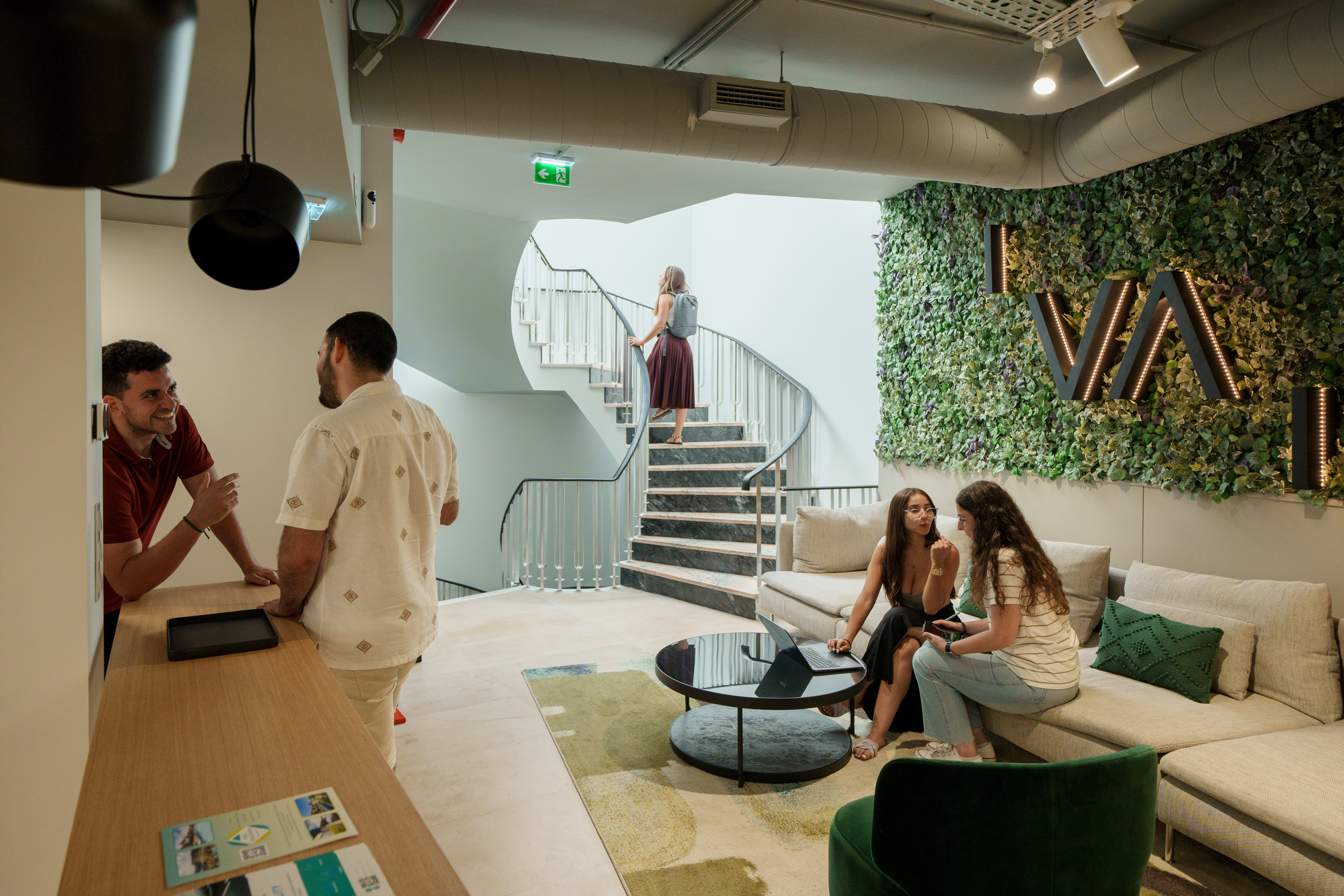 6 Person Coworking Desk