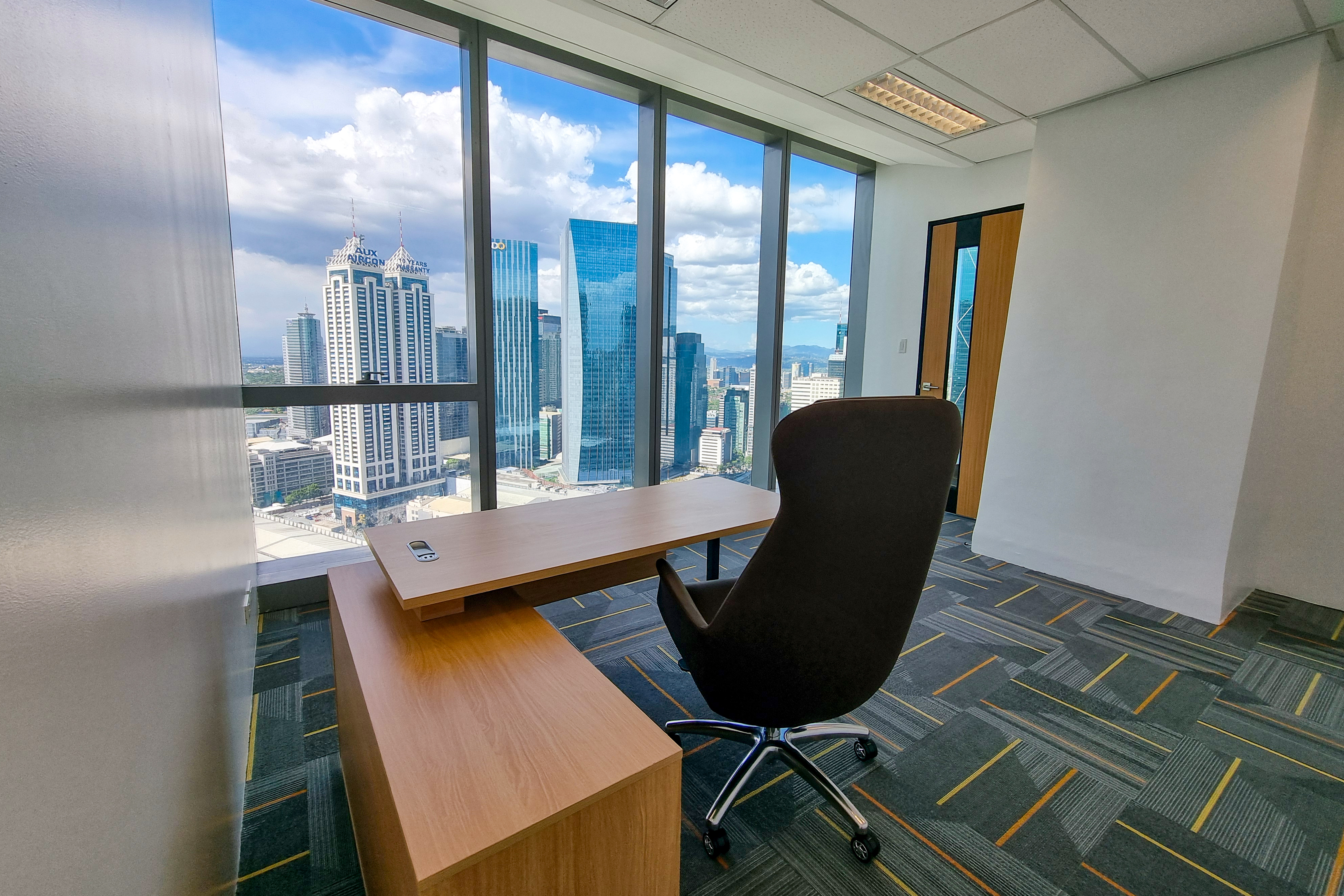 26 Person Private Office