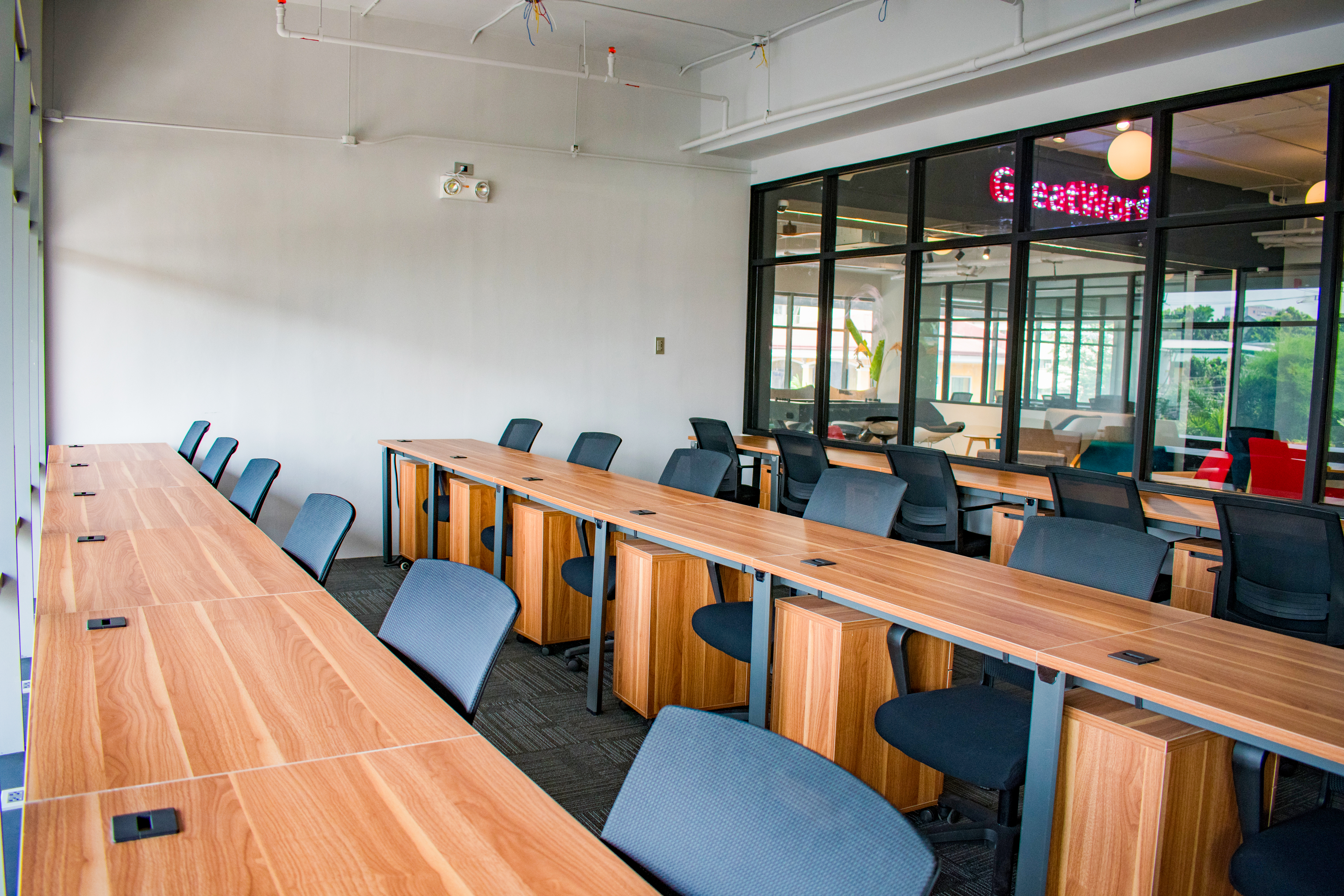 1 Person Coworking Desk