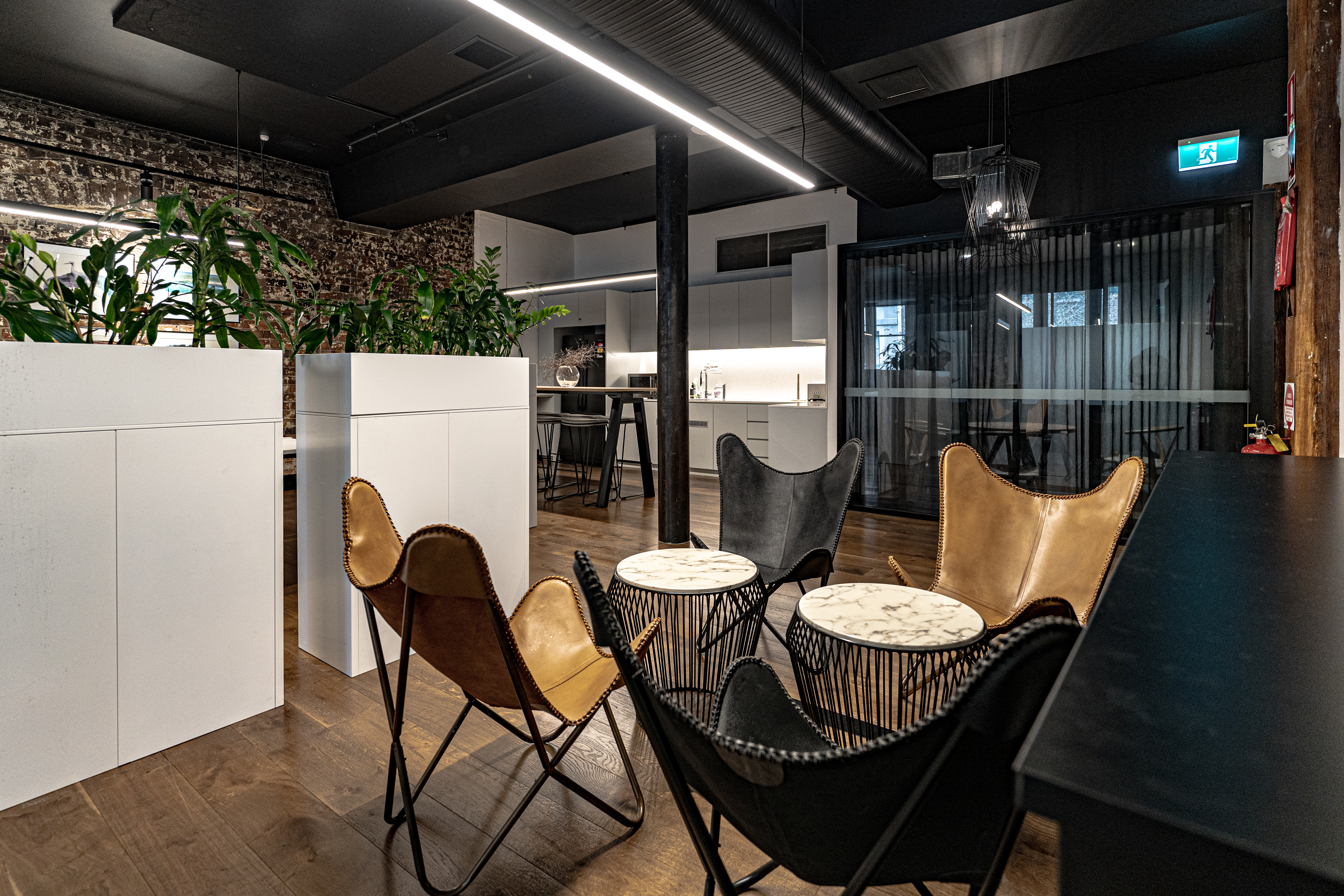 4 Person Coworking Desk