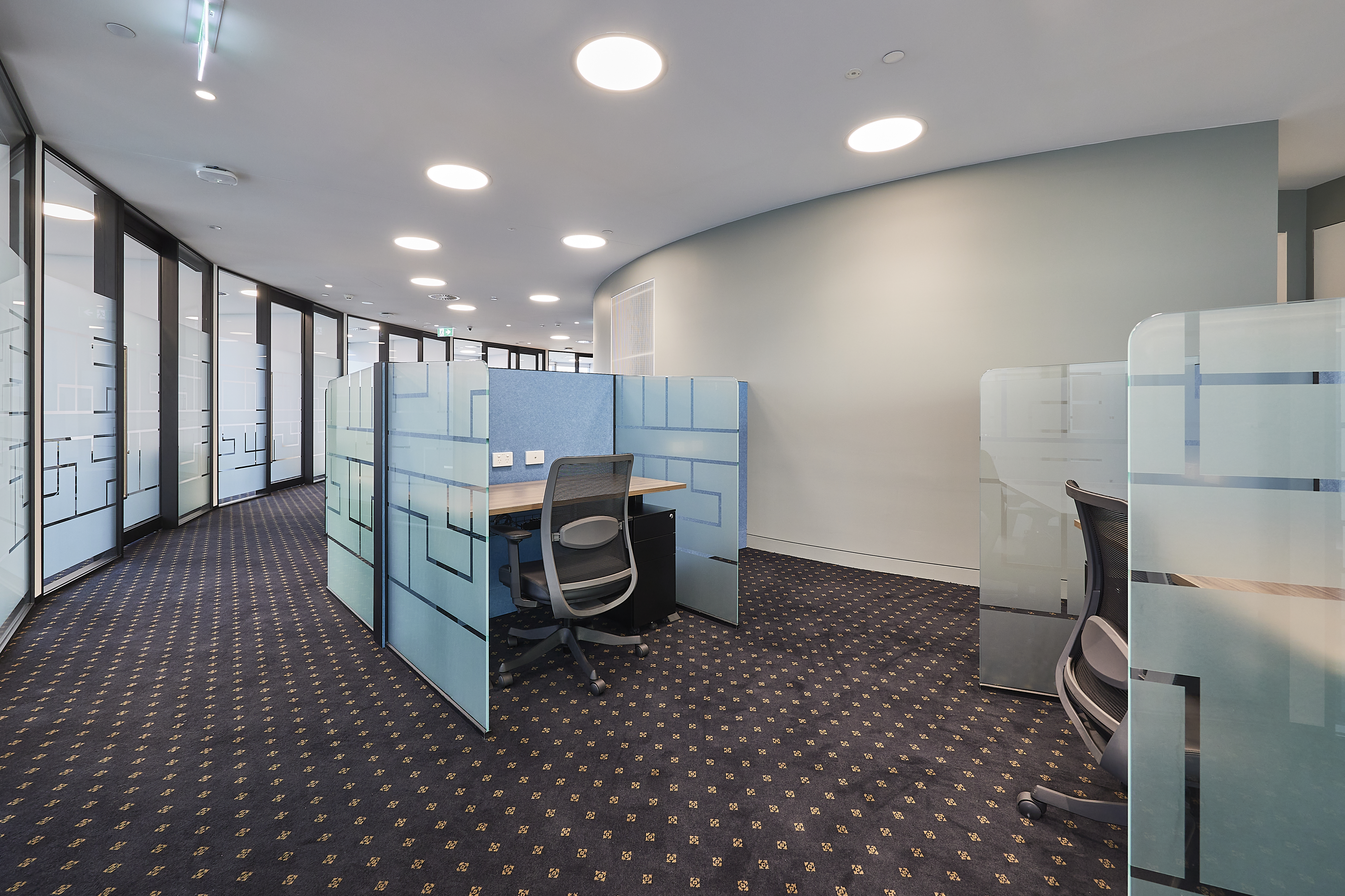 1 Person Coworking Desk