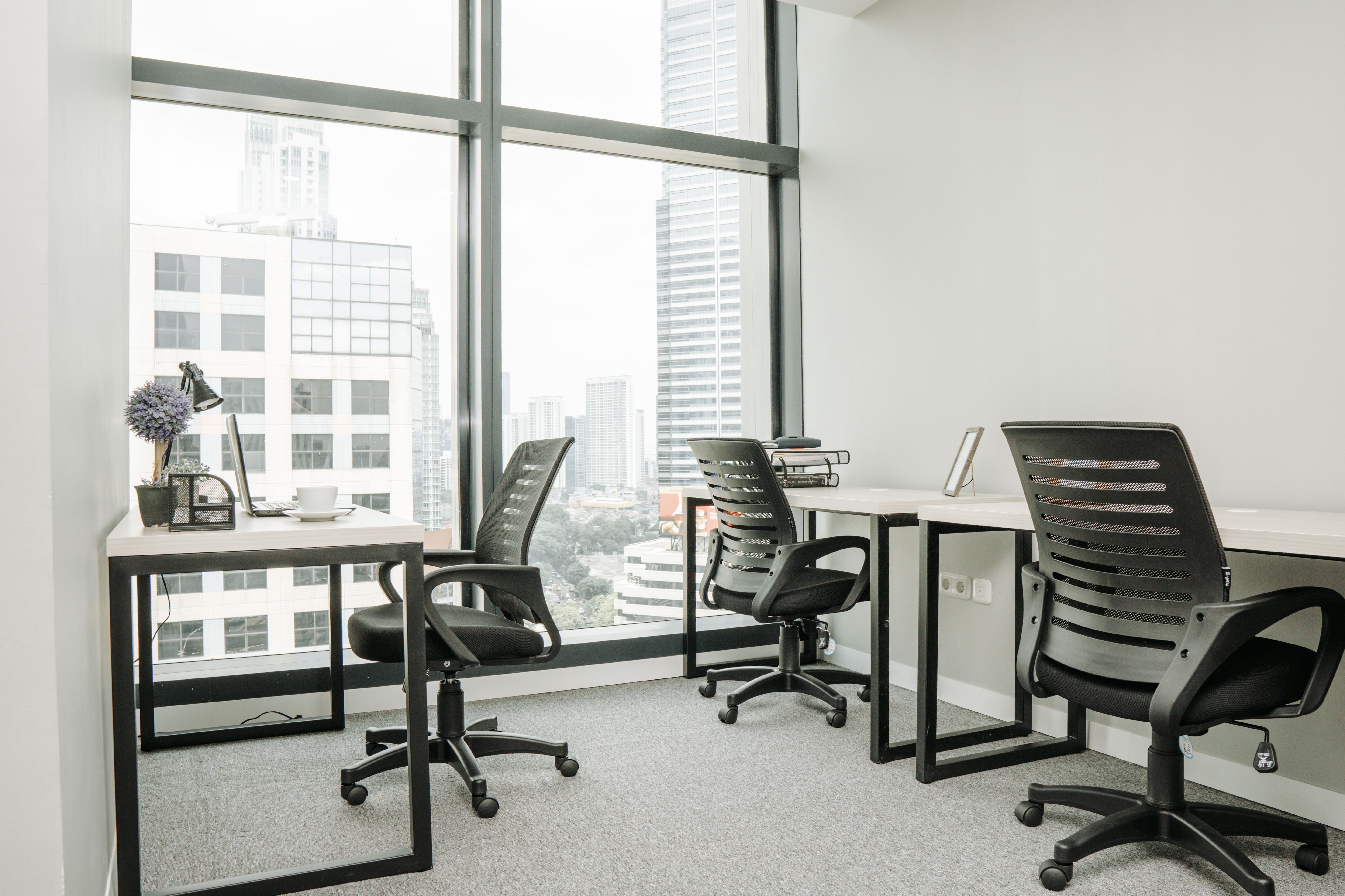 5 Person Private Office