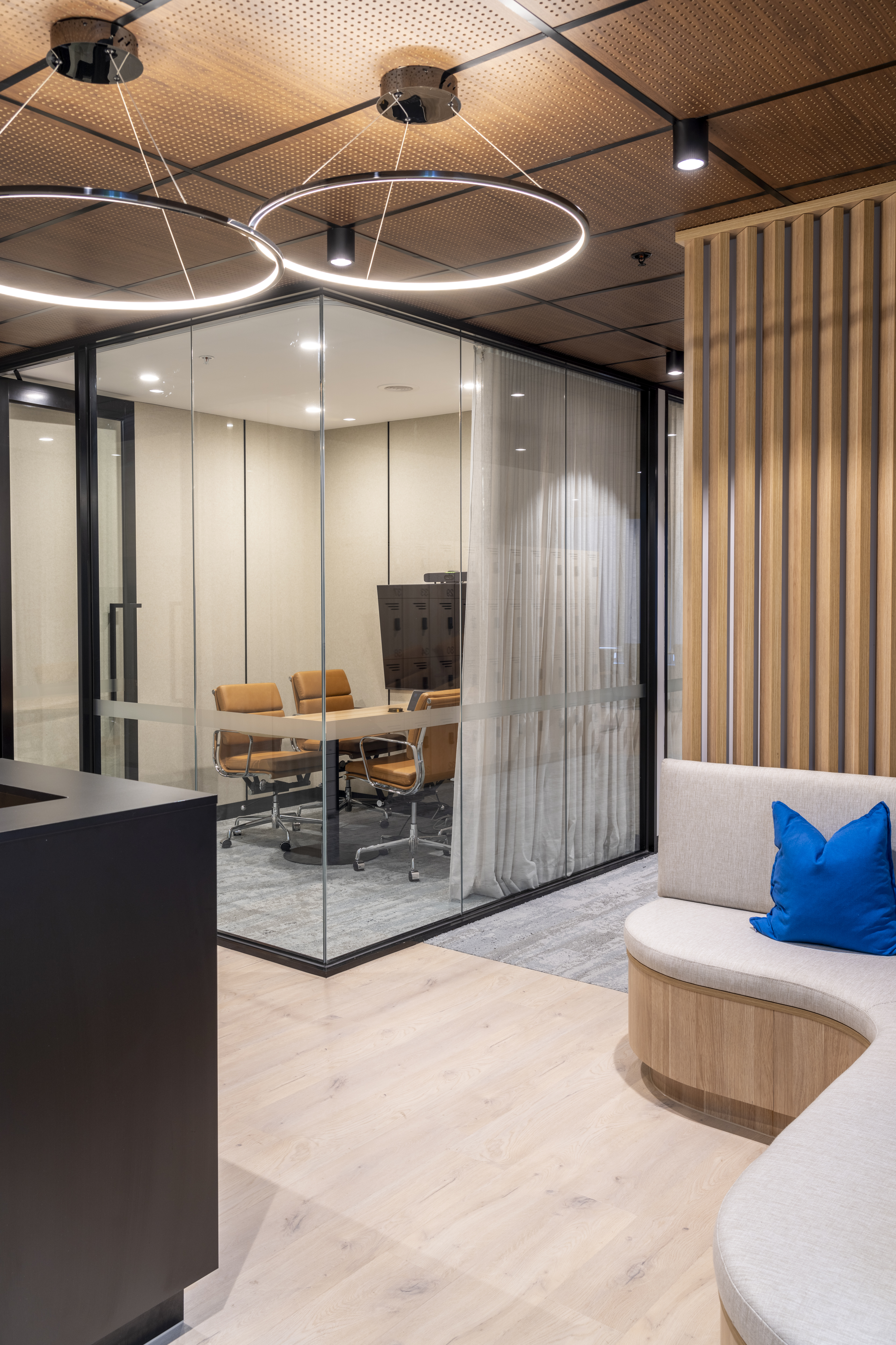 1 Person Coworking Desk