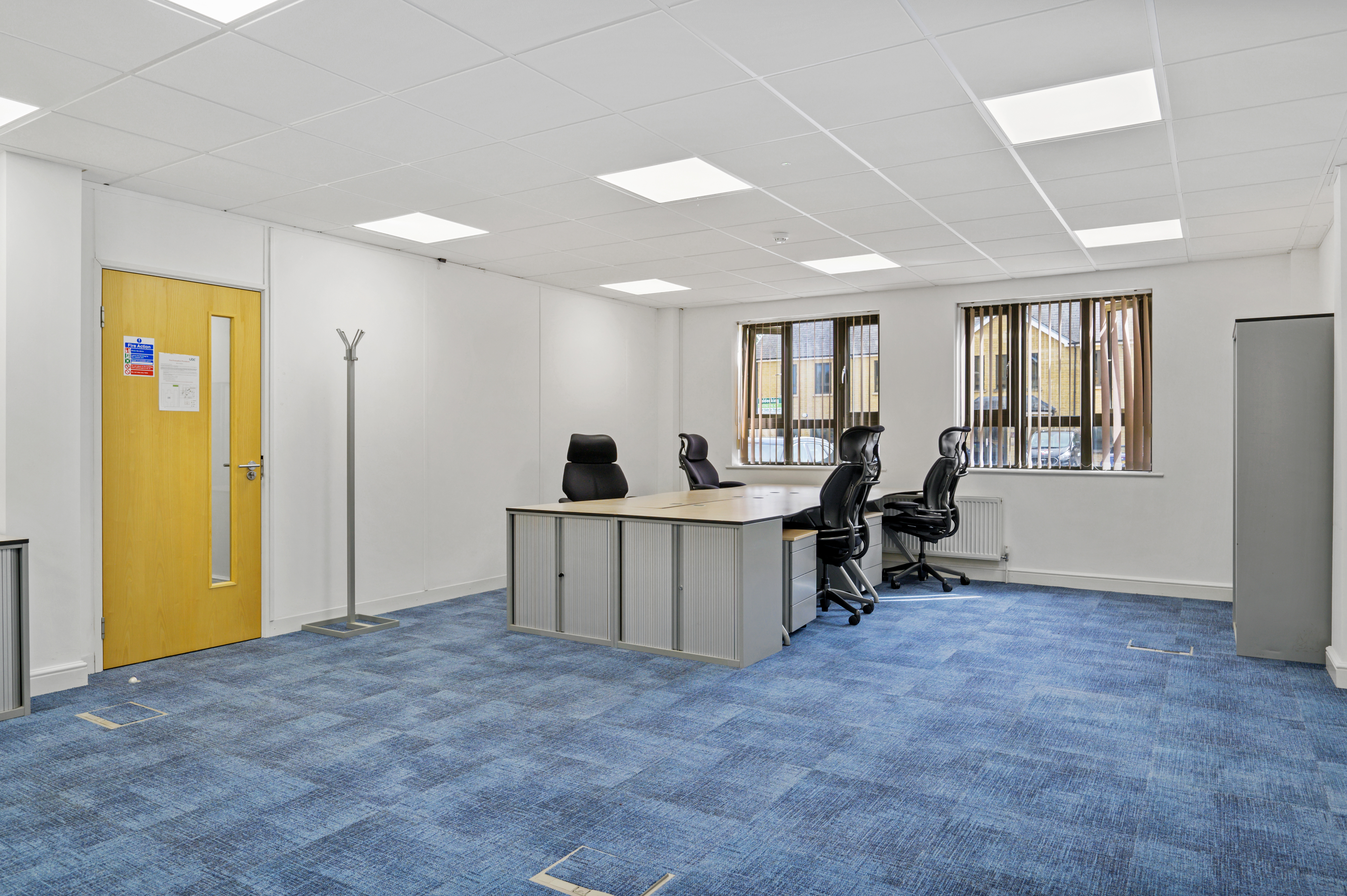 5 Person Coworking Desk