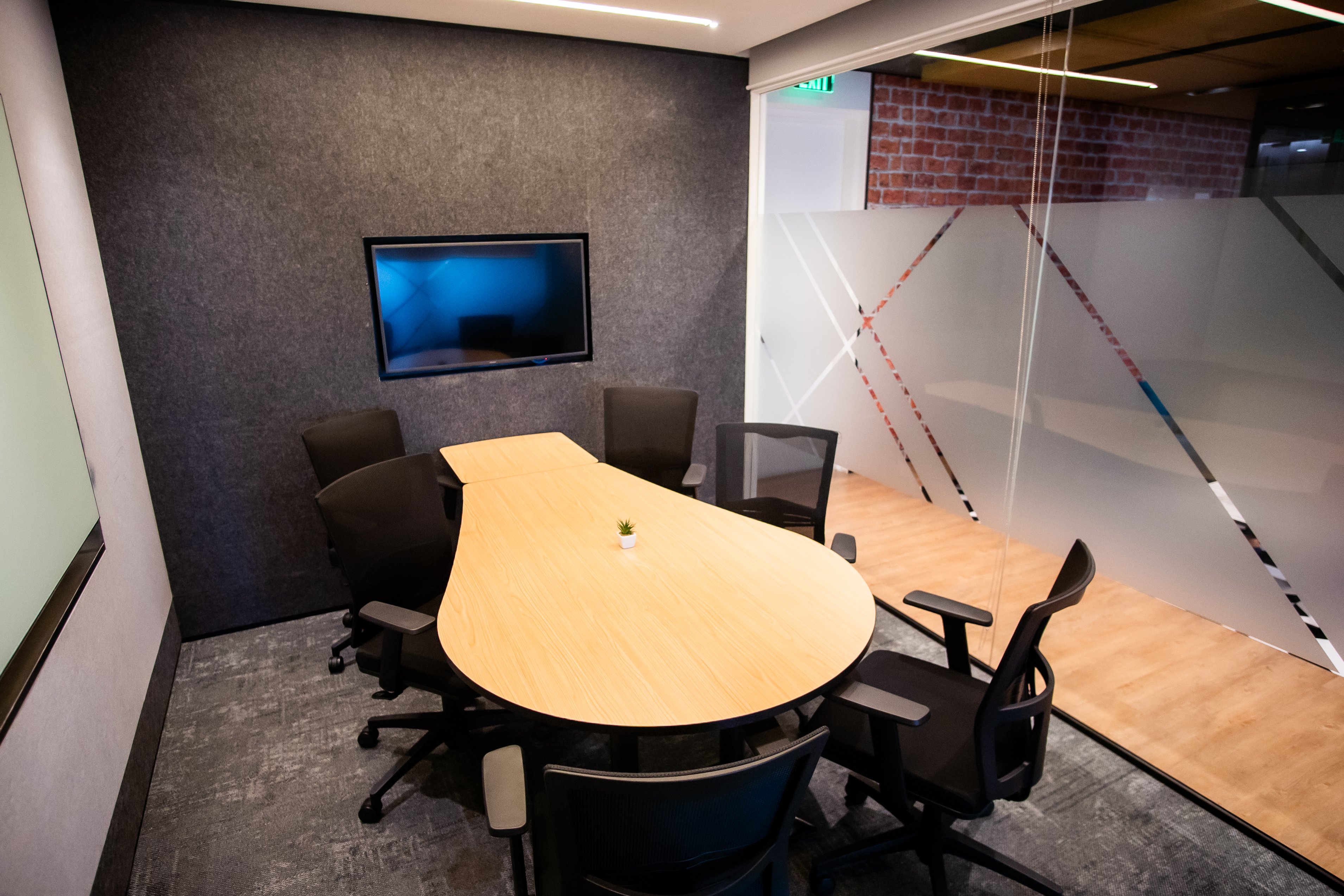 26 Person Private Office