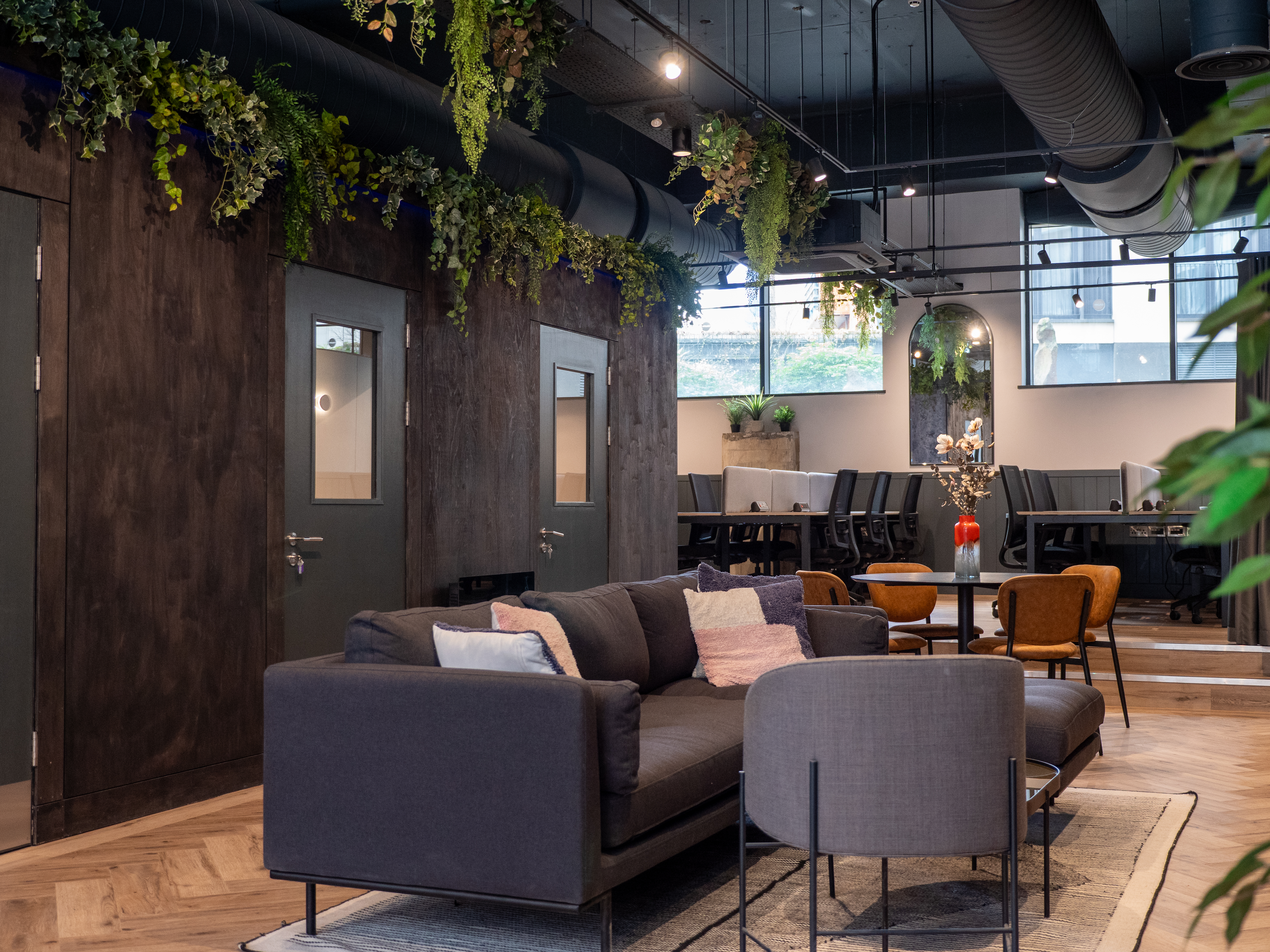 6 Person Coworking Desk