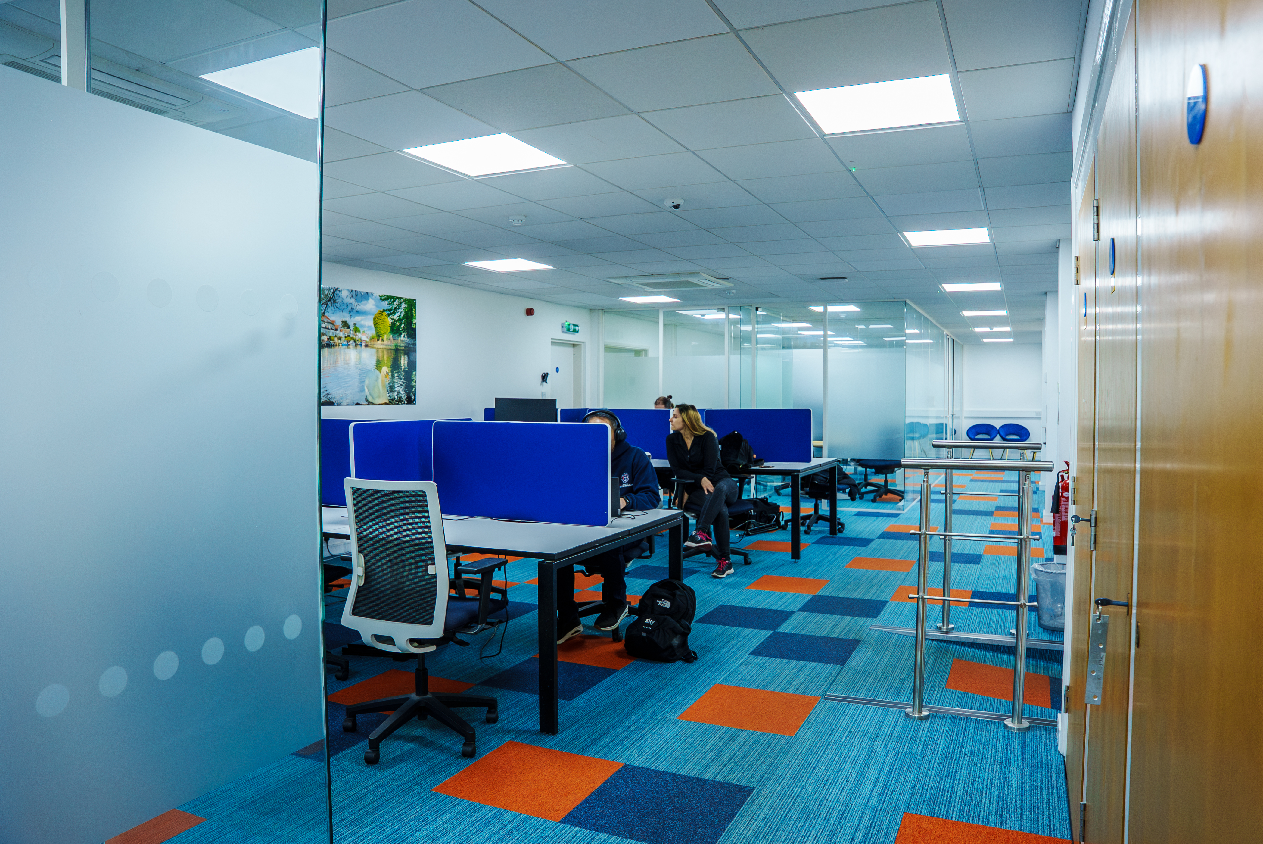 6 Person Coworking Desk