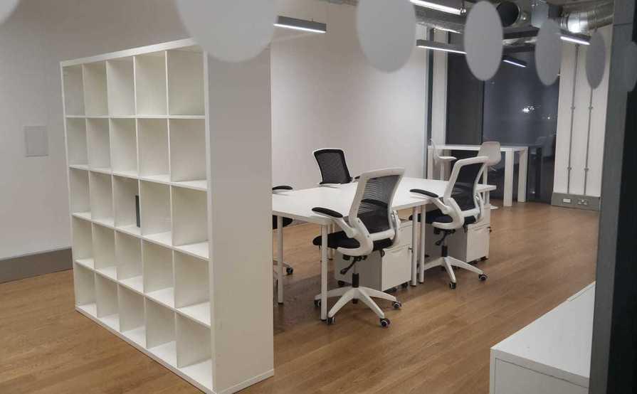 4 Person Coworking Desk