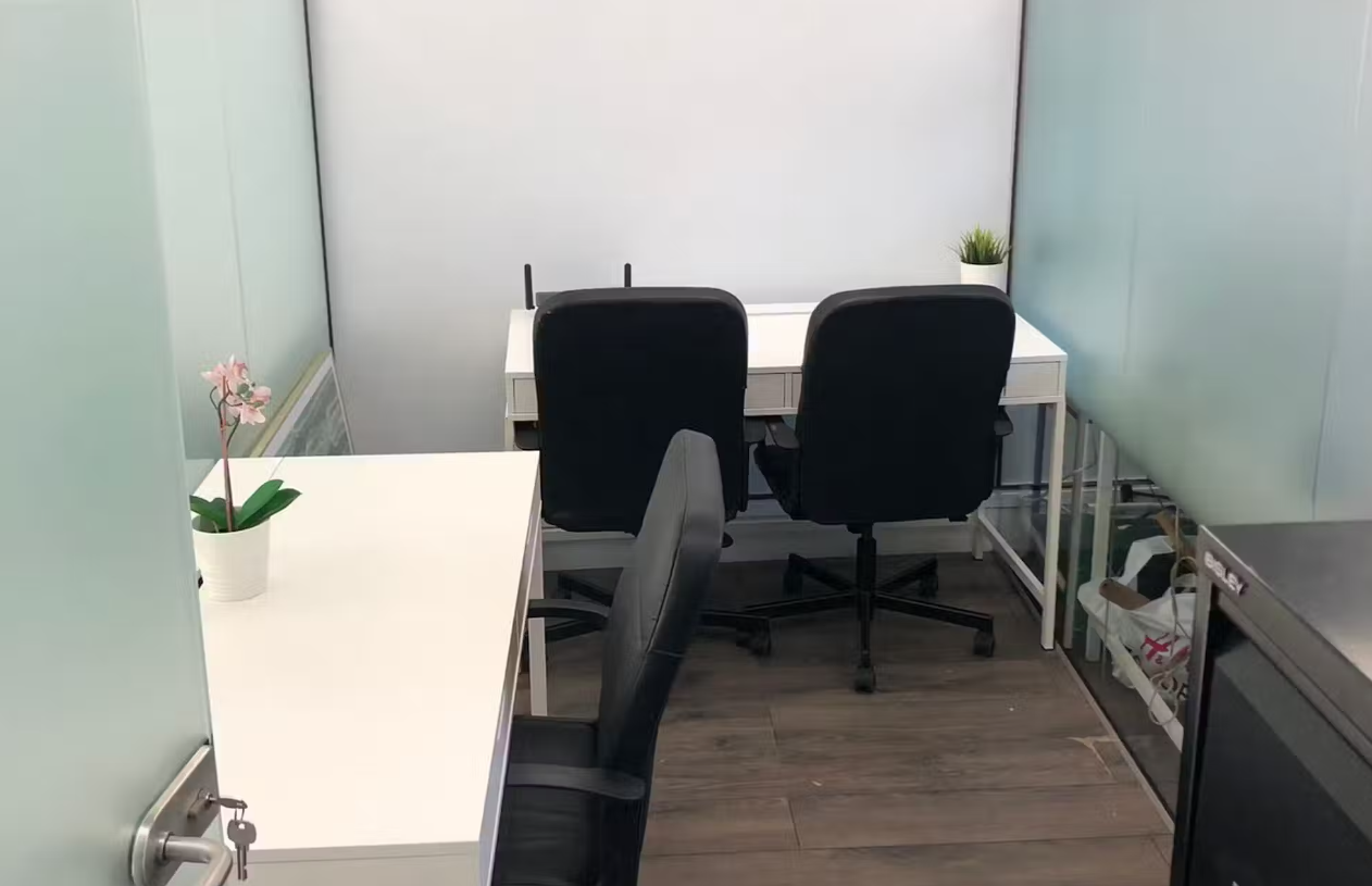 3 Person Private Office
