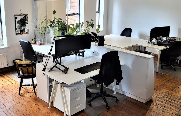 1 Person Coworking Desk