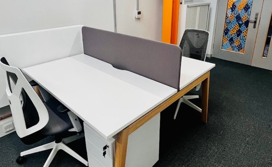 1 Person Coworking Desk