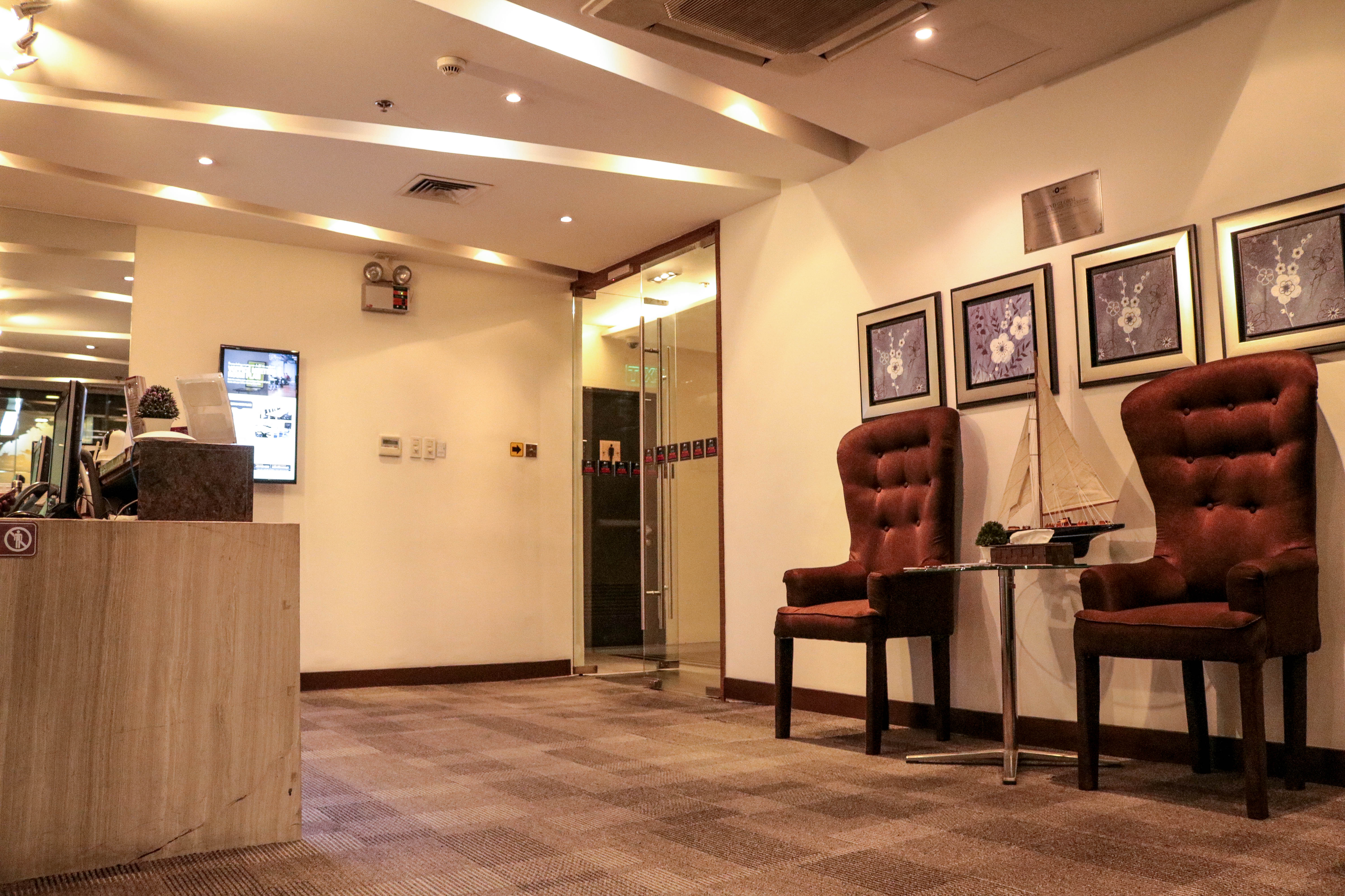 8 Person Private Office