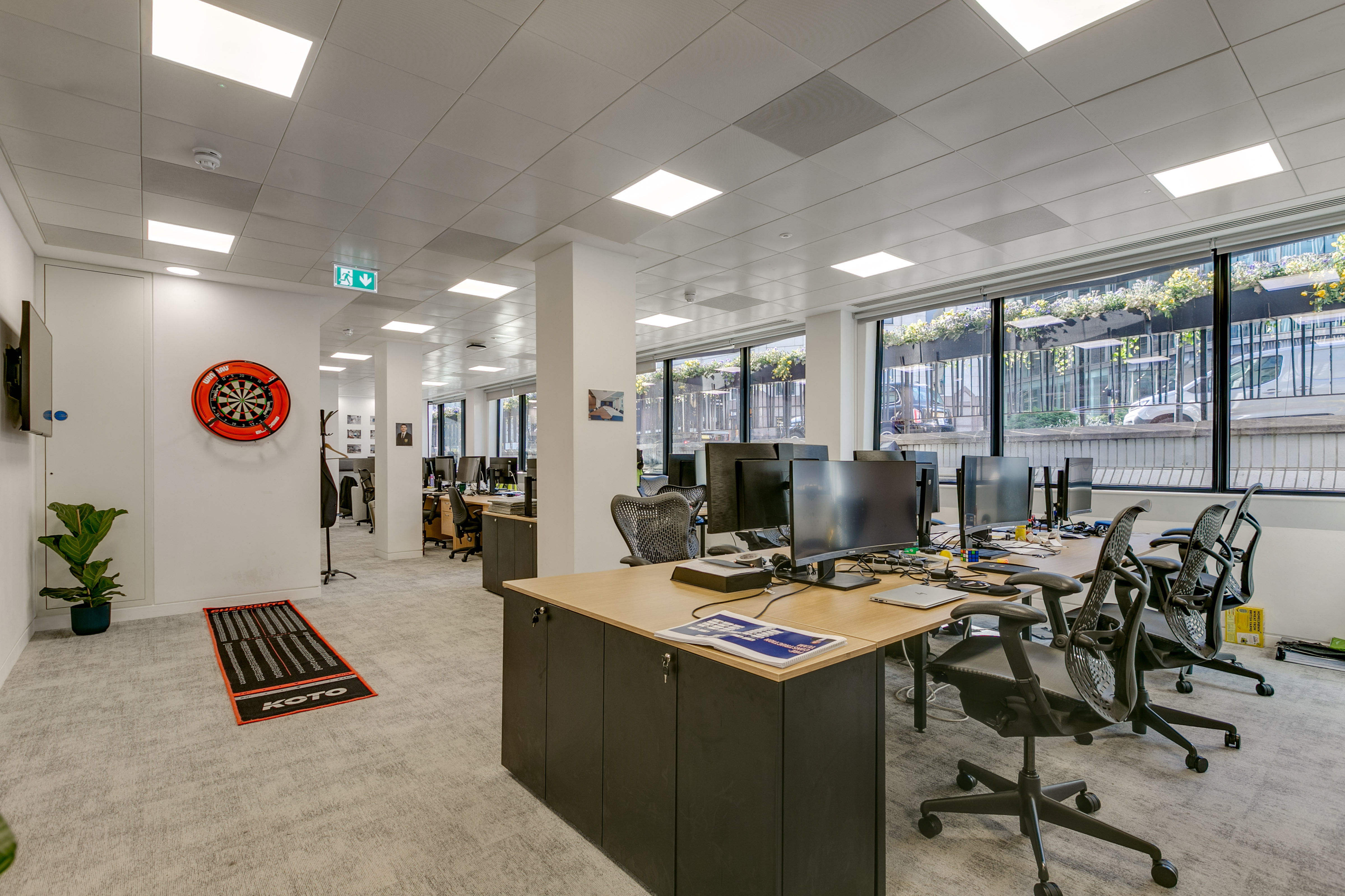 100 Person Private Office