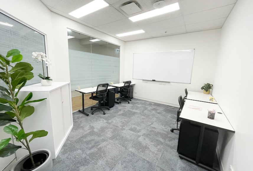 22 Person Coworking Desk