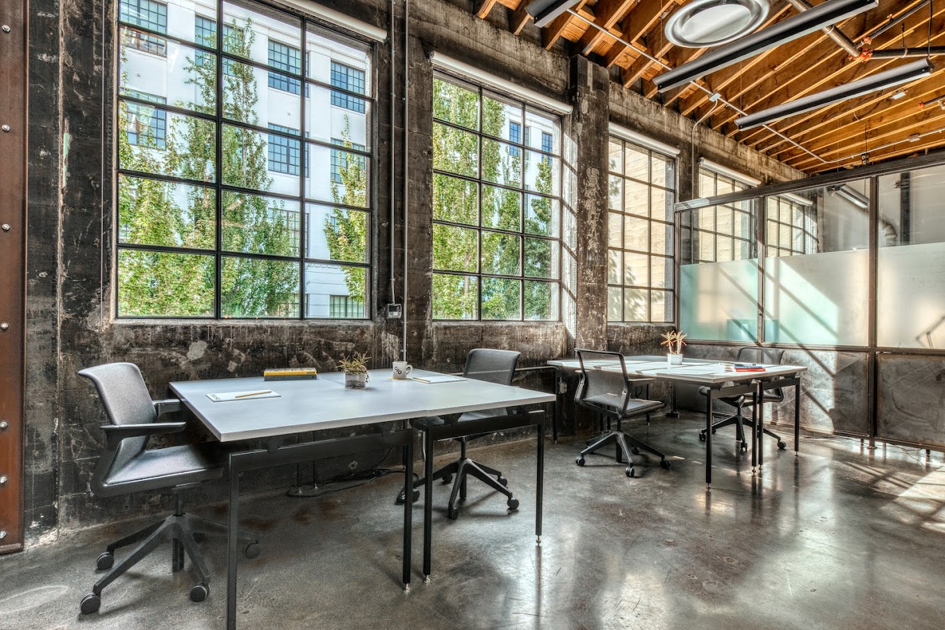 1 Person Coworking Desk