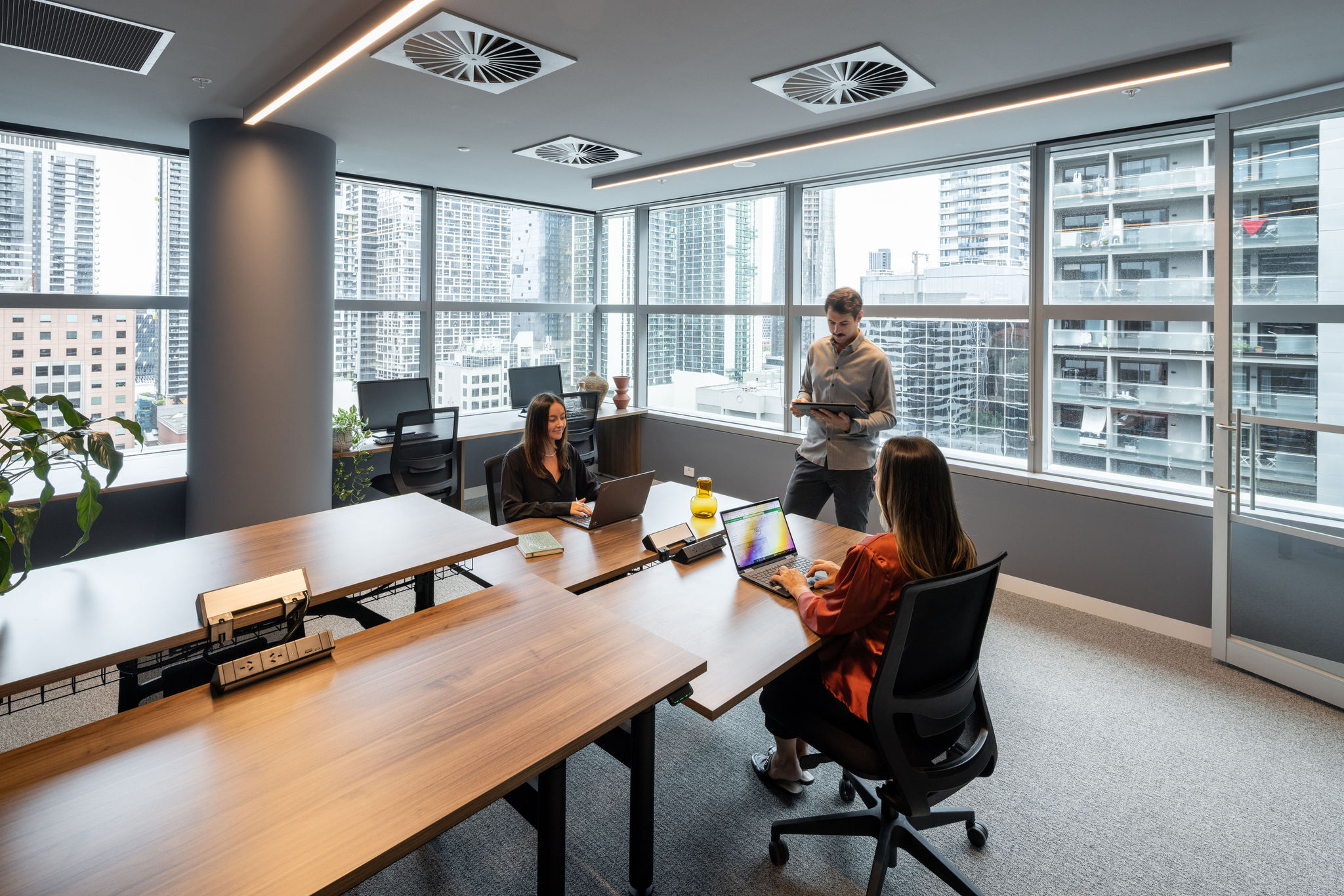 10 Person Private Office