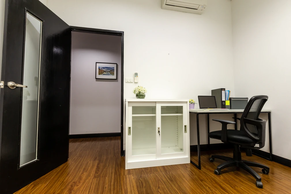 6 Person Private Office