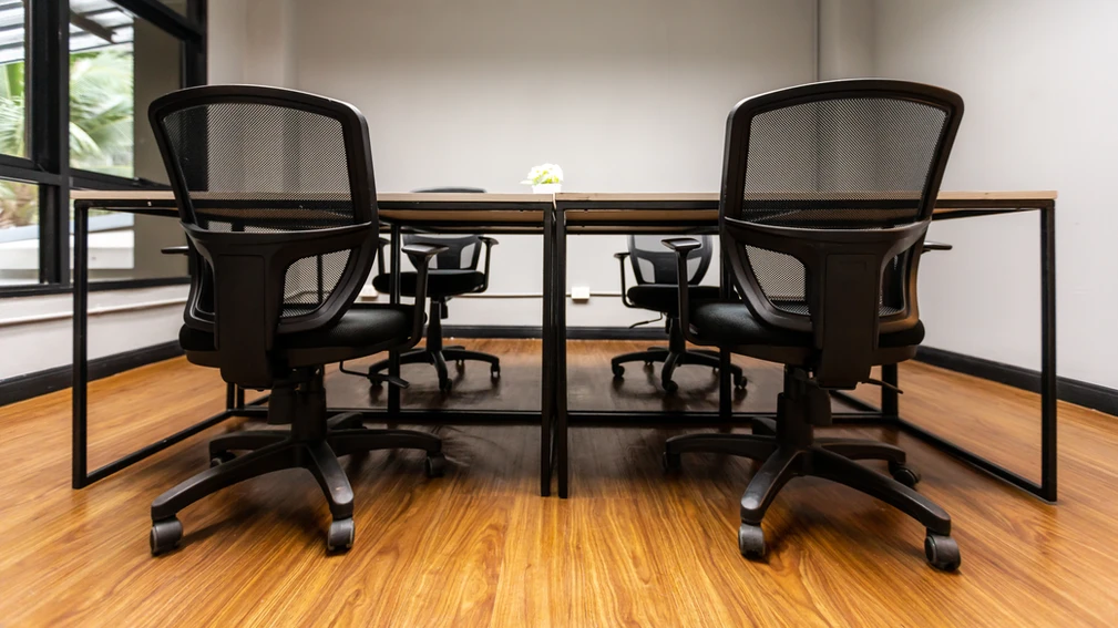 3 Person Private Office