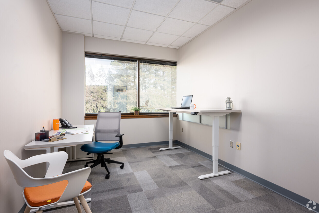 1 Person Coworking Desk