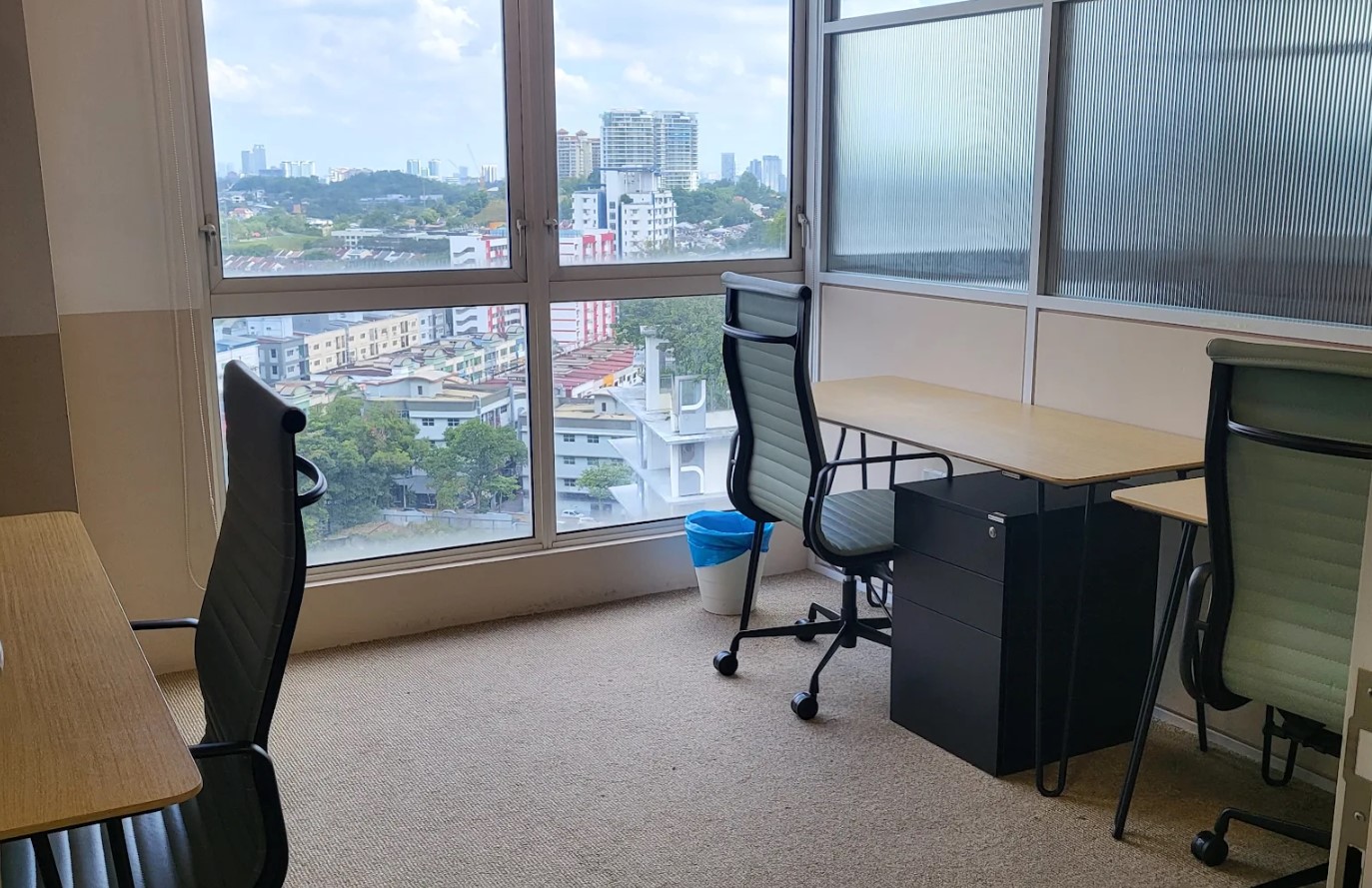 4 Person Private Office