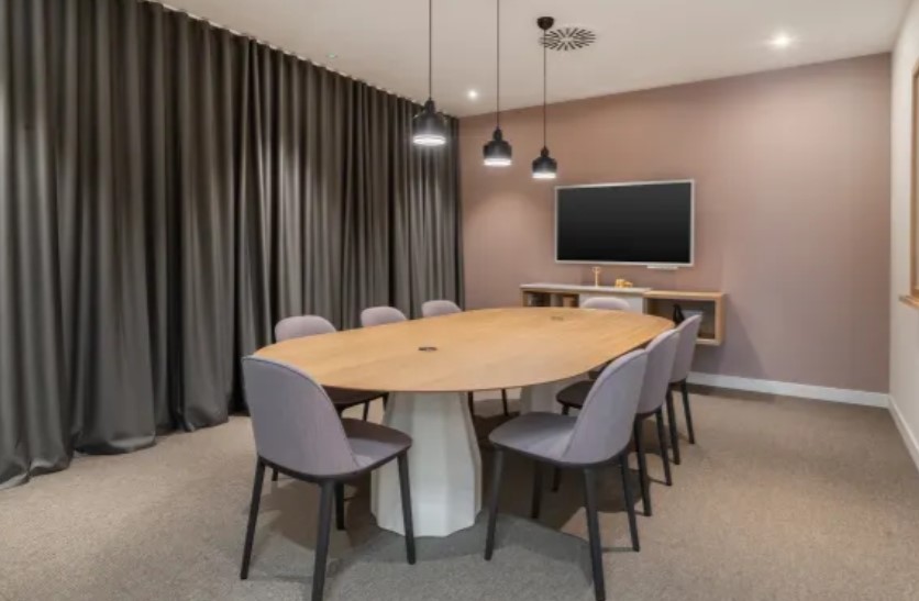 1 Person Coworking Desk