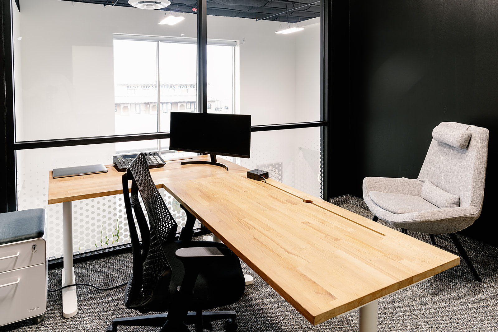 1 Person Virtual Office