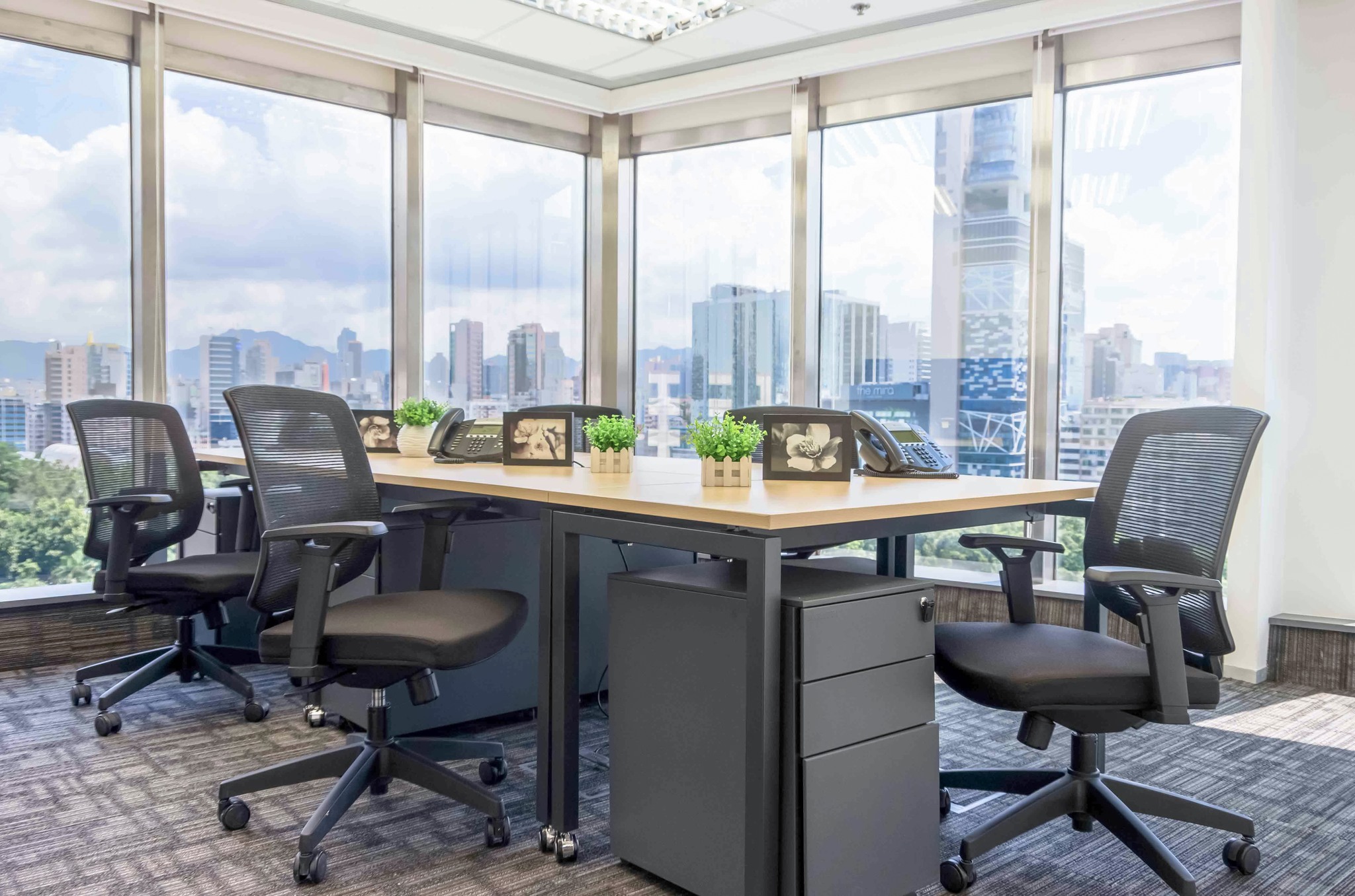 4 Person Private Office