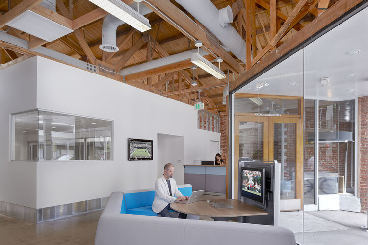 1 Person Coworking Desk