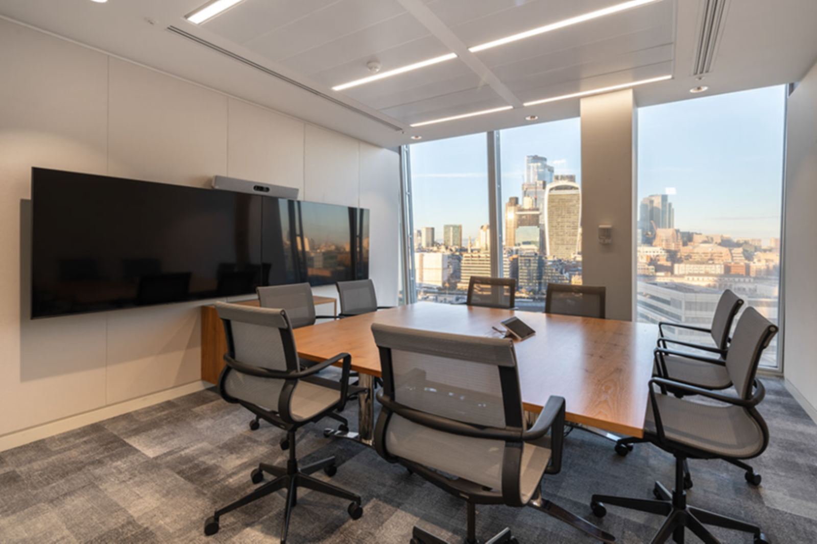 290 Person Managed Space