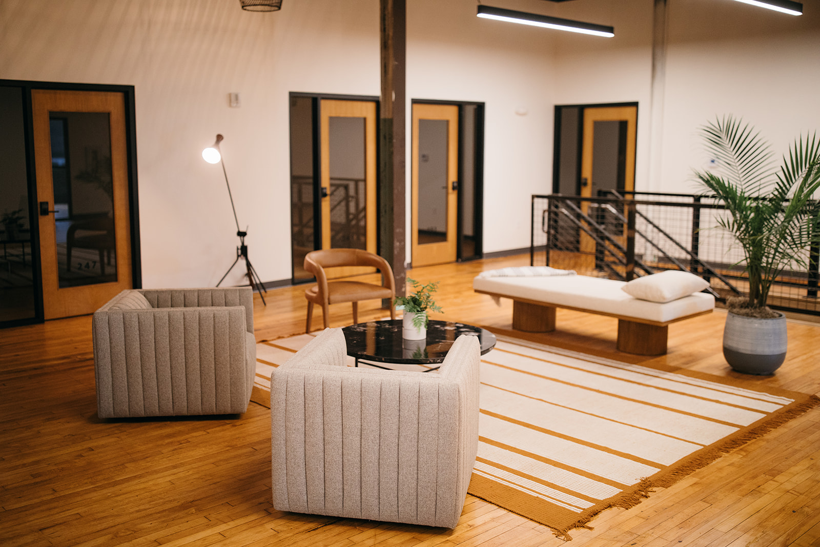 5 Person Coworking Desk