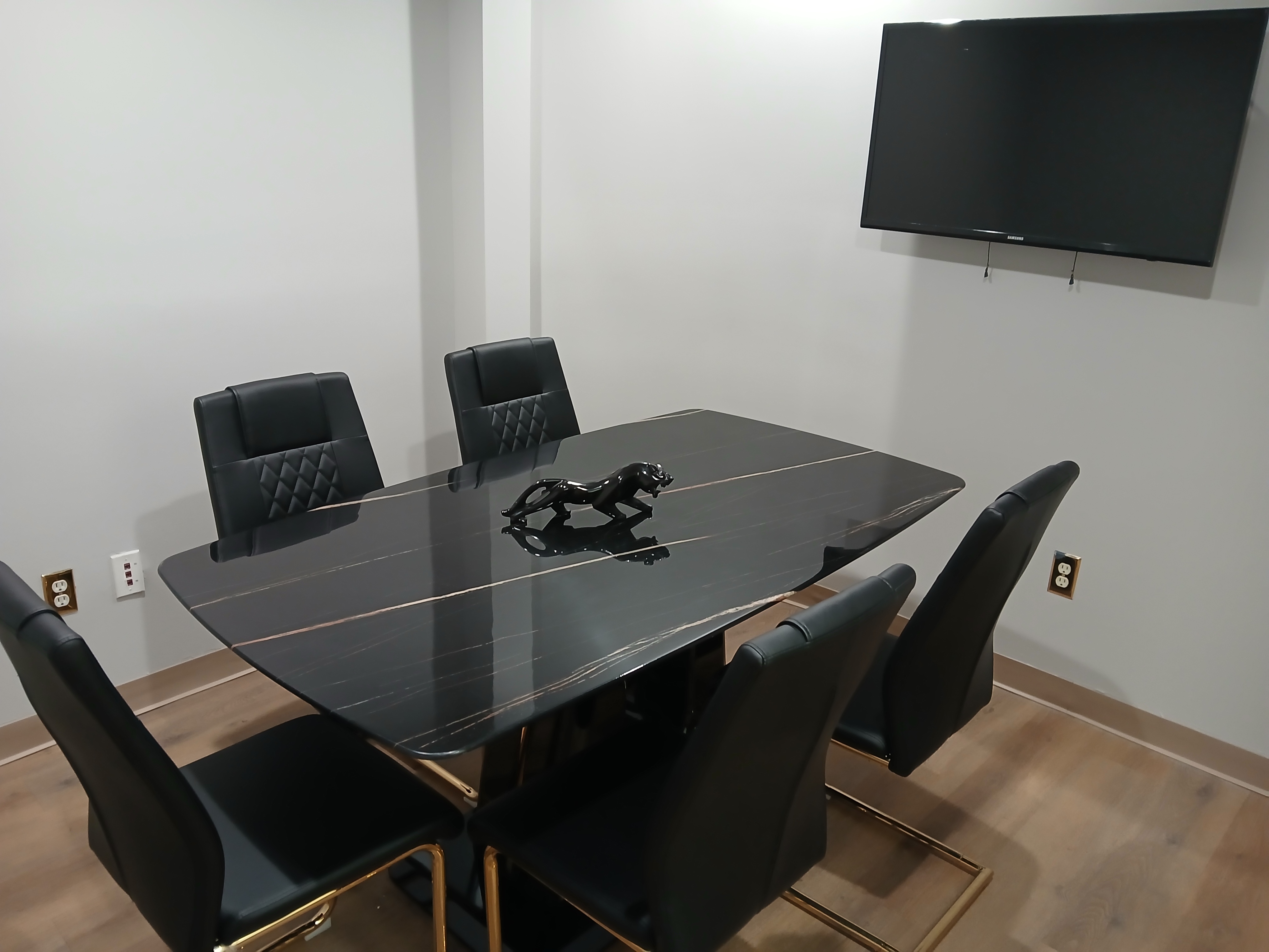 1 Person Virtual Office