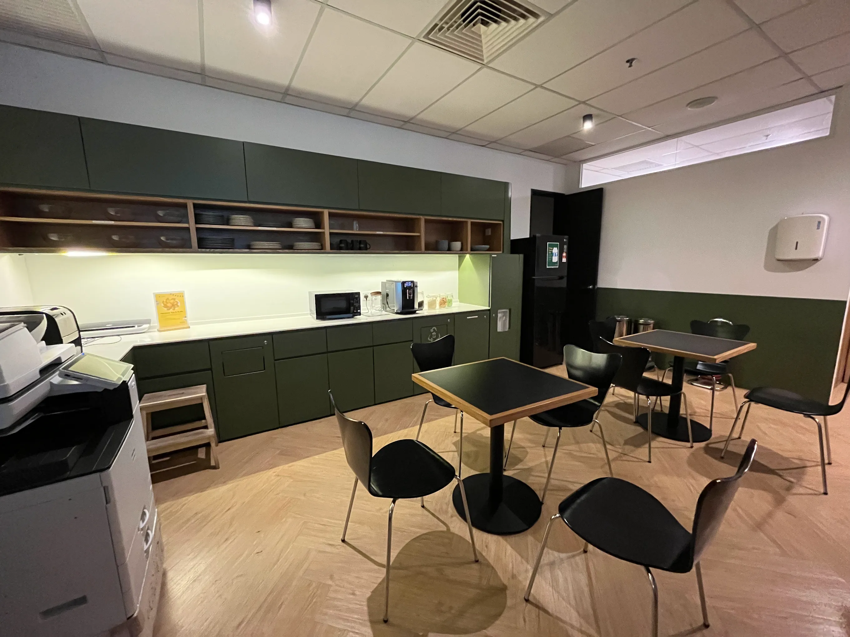 1 Person Coworking Desk