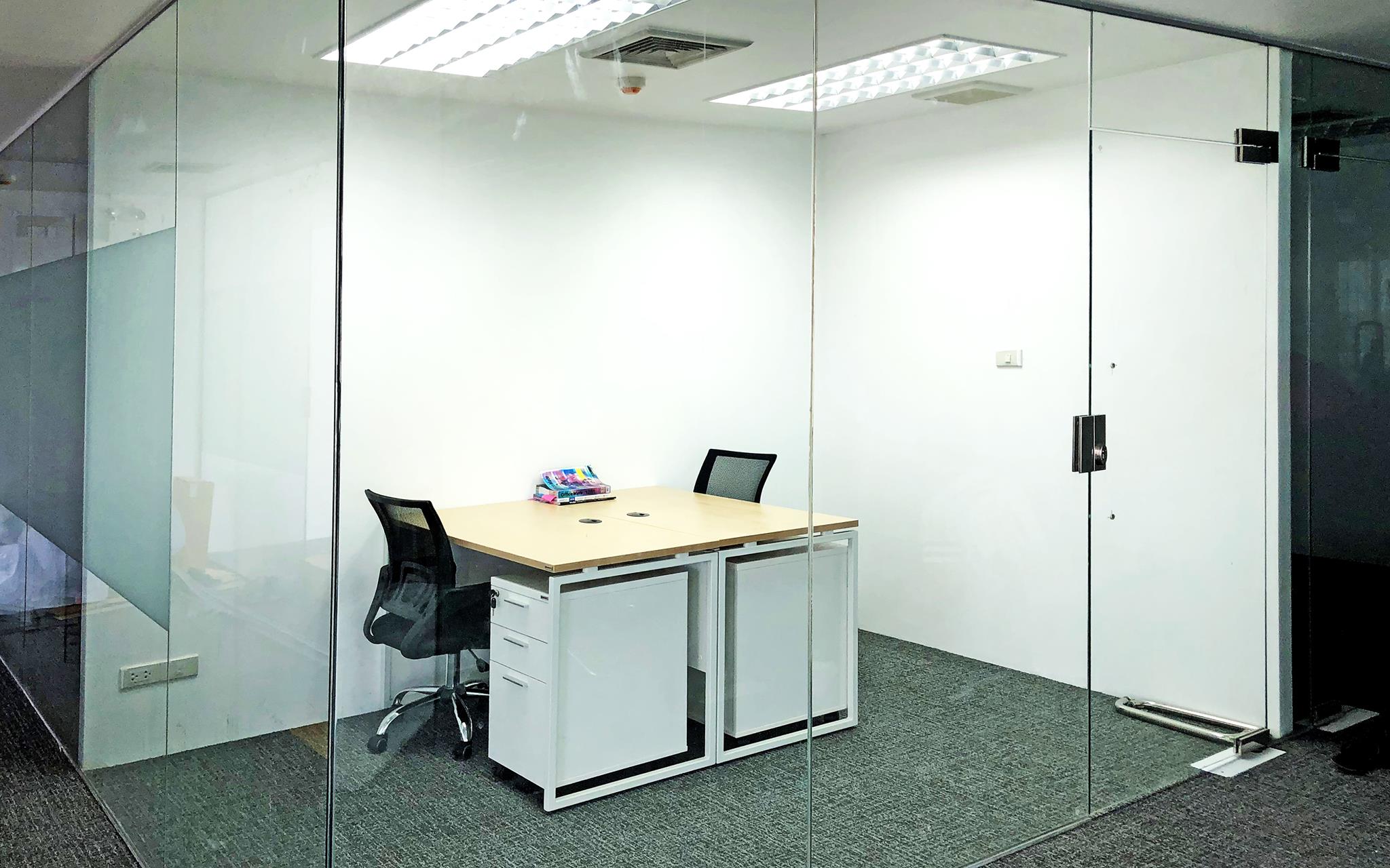 4 Person Private Office