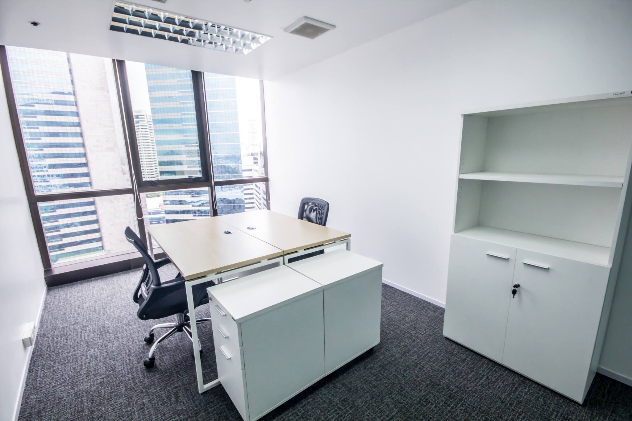 5 Person Private Office
