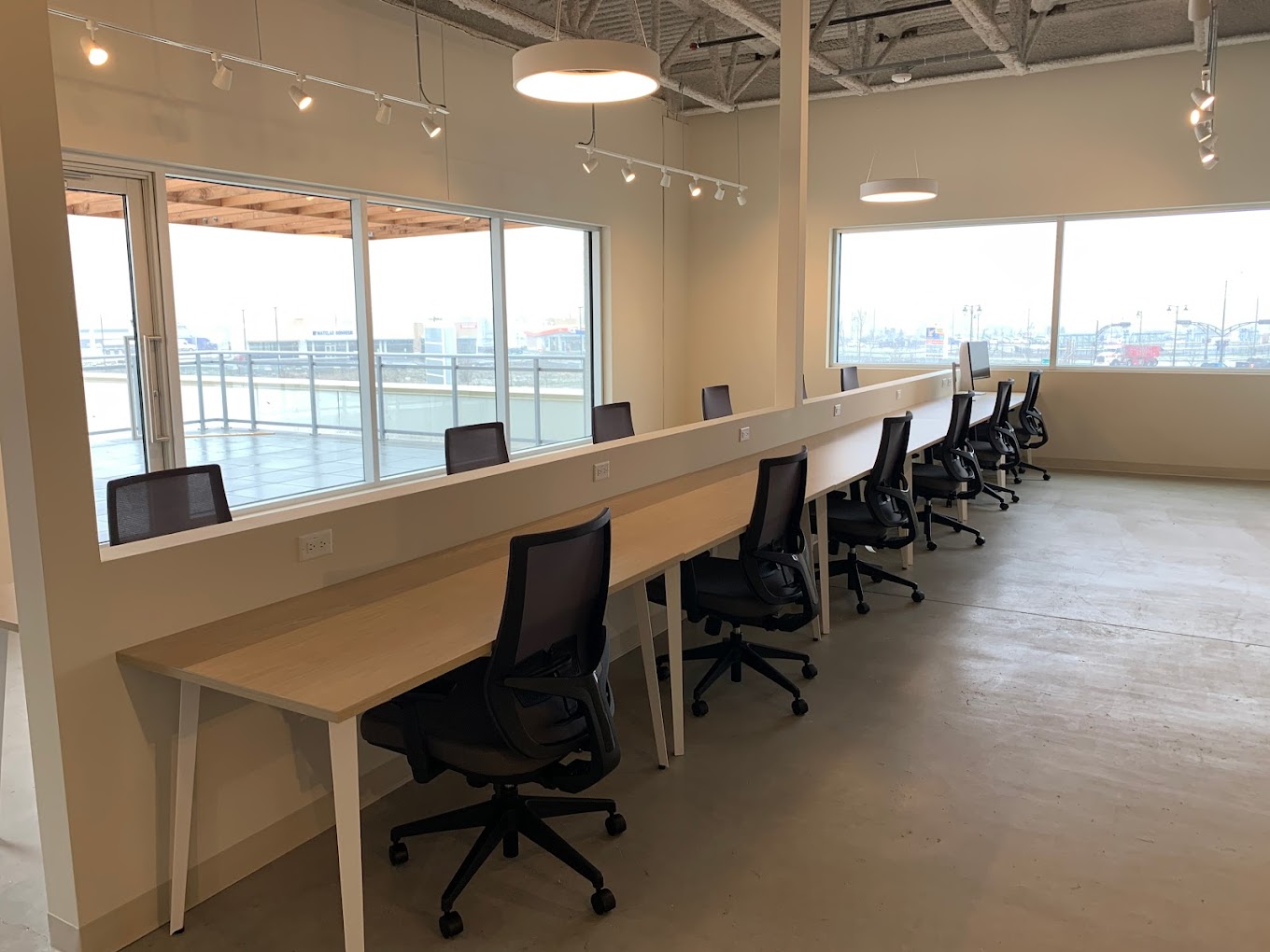 1 Person Coworking Desk