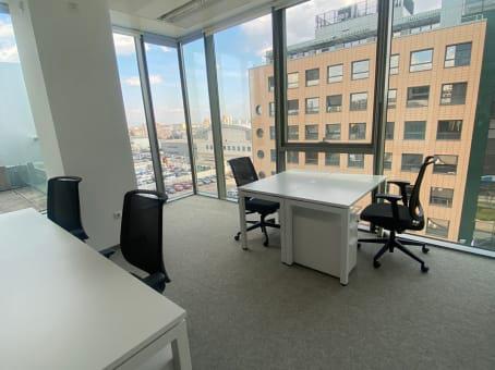 10 Person Private Office