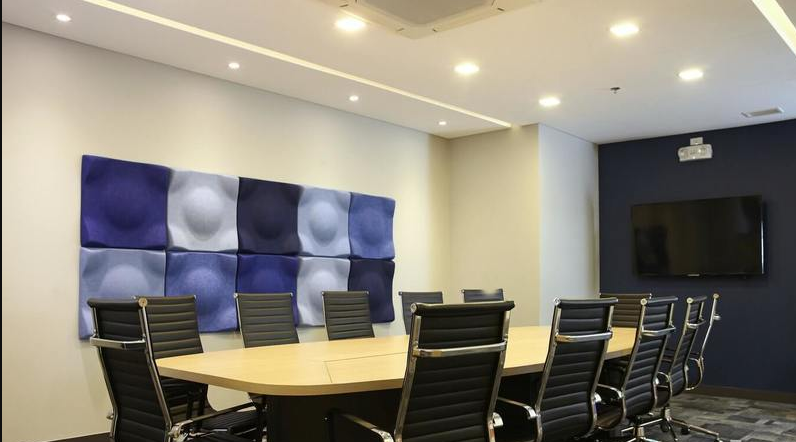 38 Person Private Office