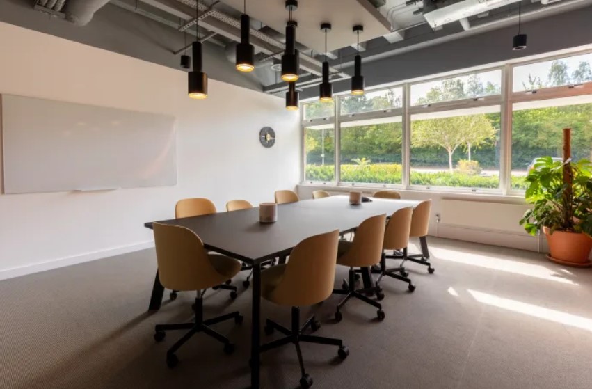 1 Person Coworking Desk