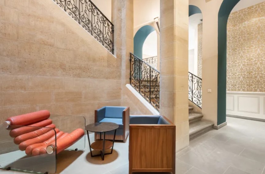 7 Person Private Office