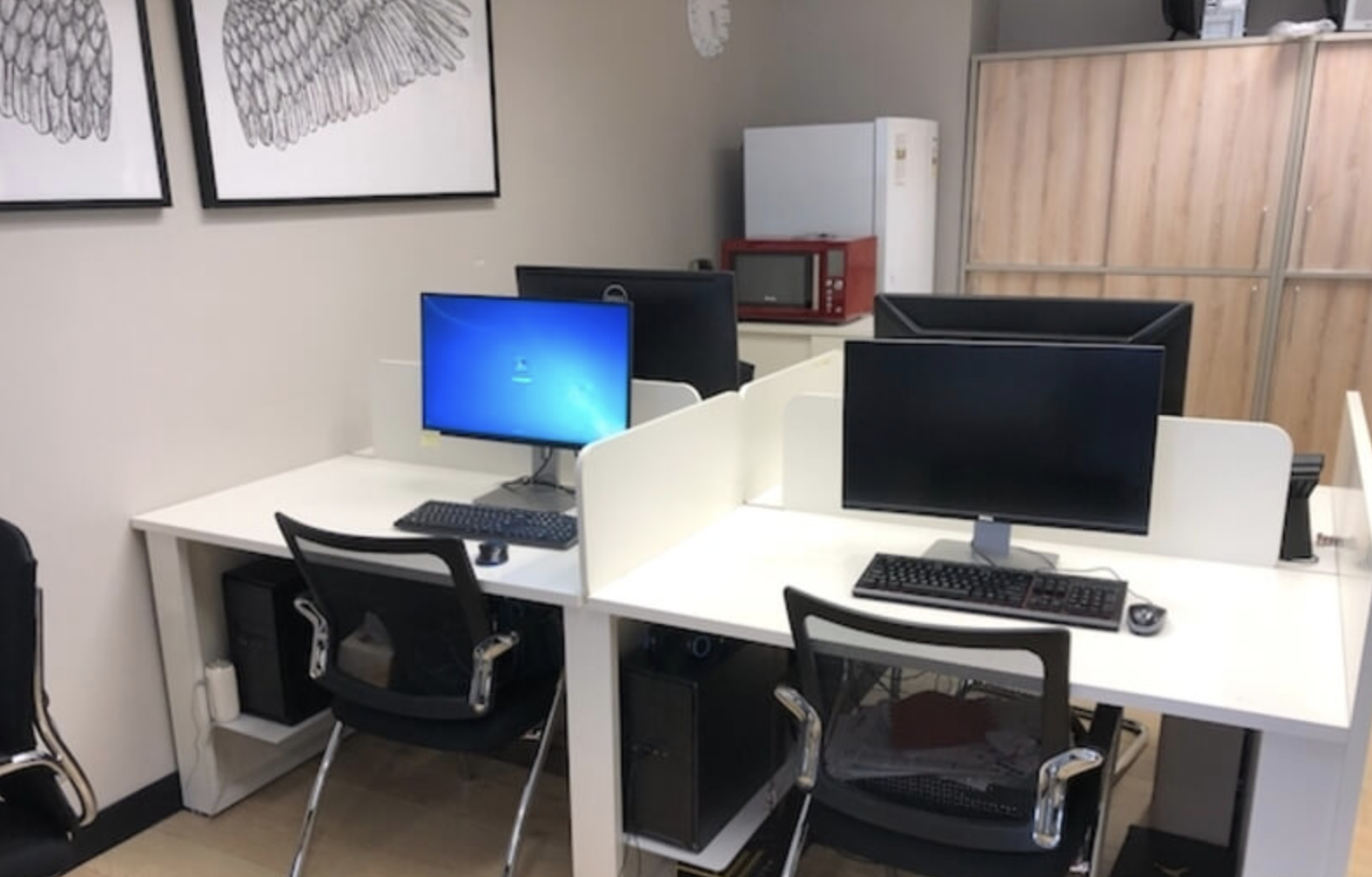 1 Person Shared Office