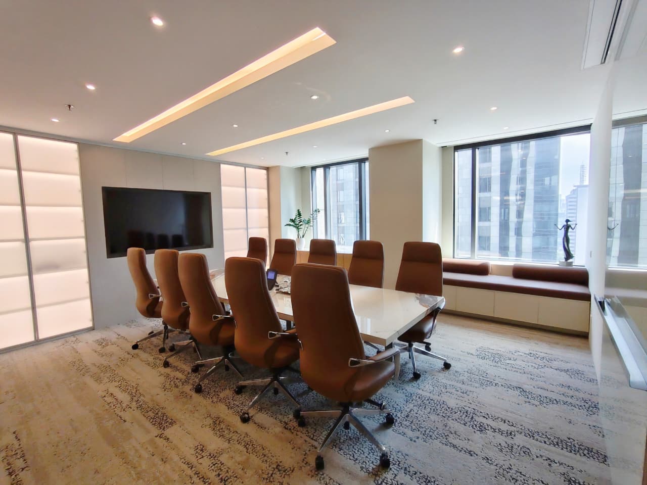 5 Person Private Office