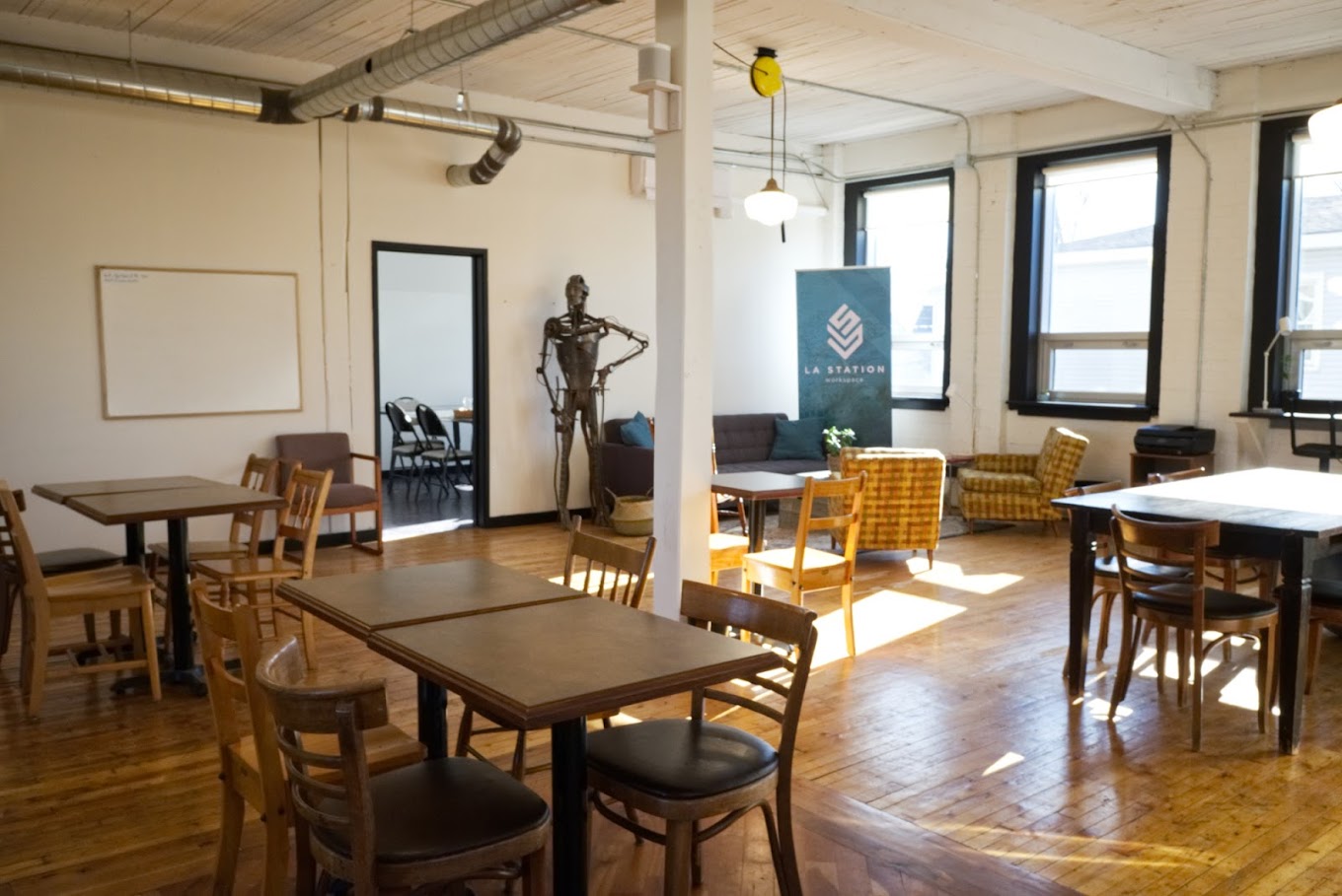 1 Person Coworking Desk