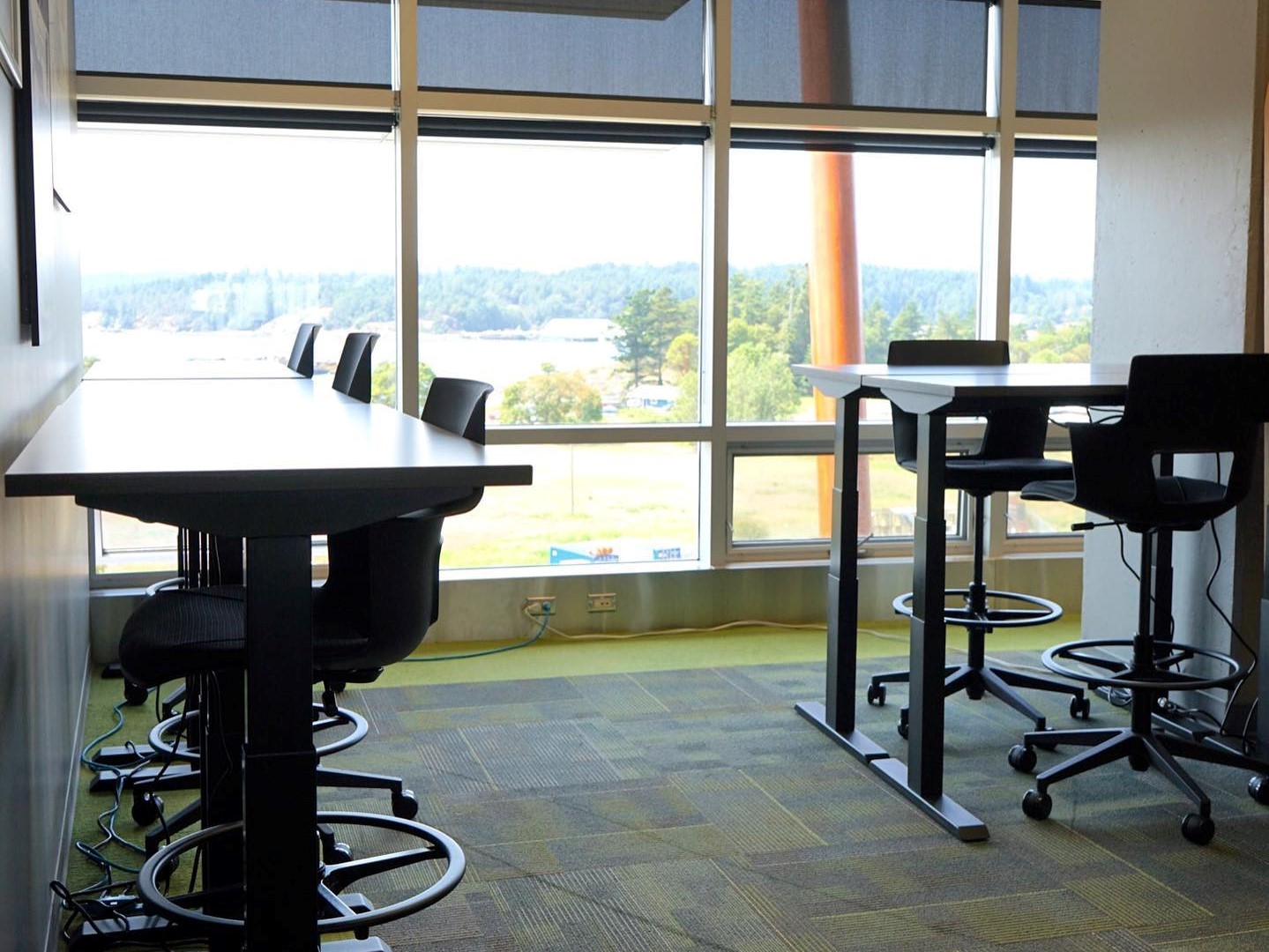 4 Person Coworking Desk