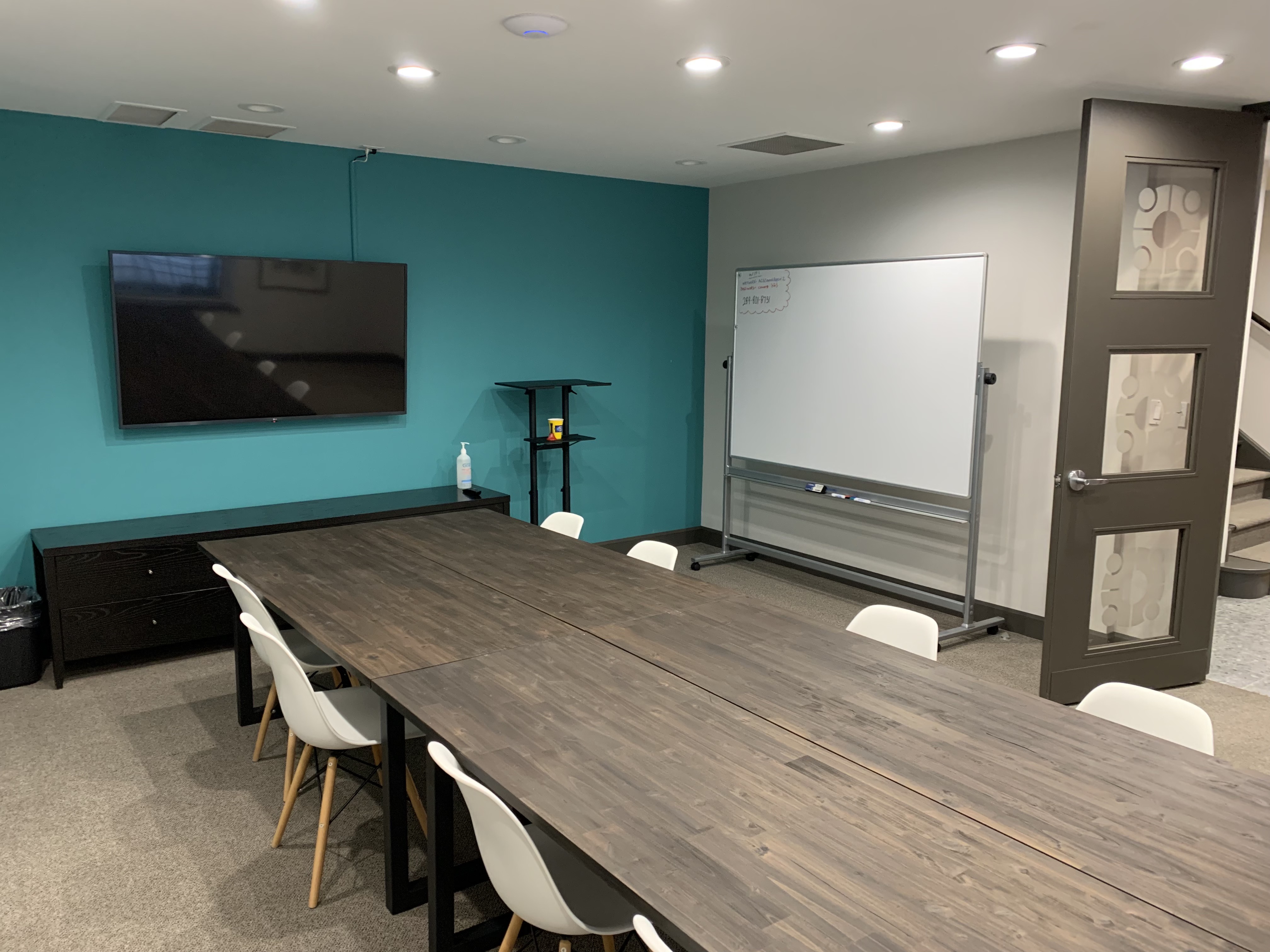 4 Person Coworking Desk