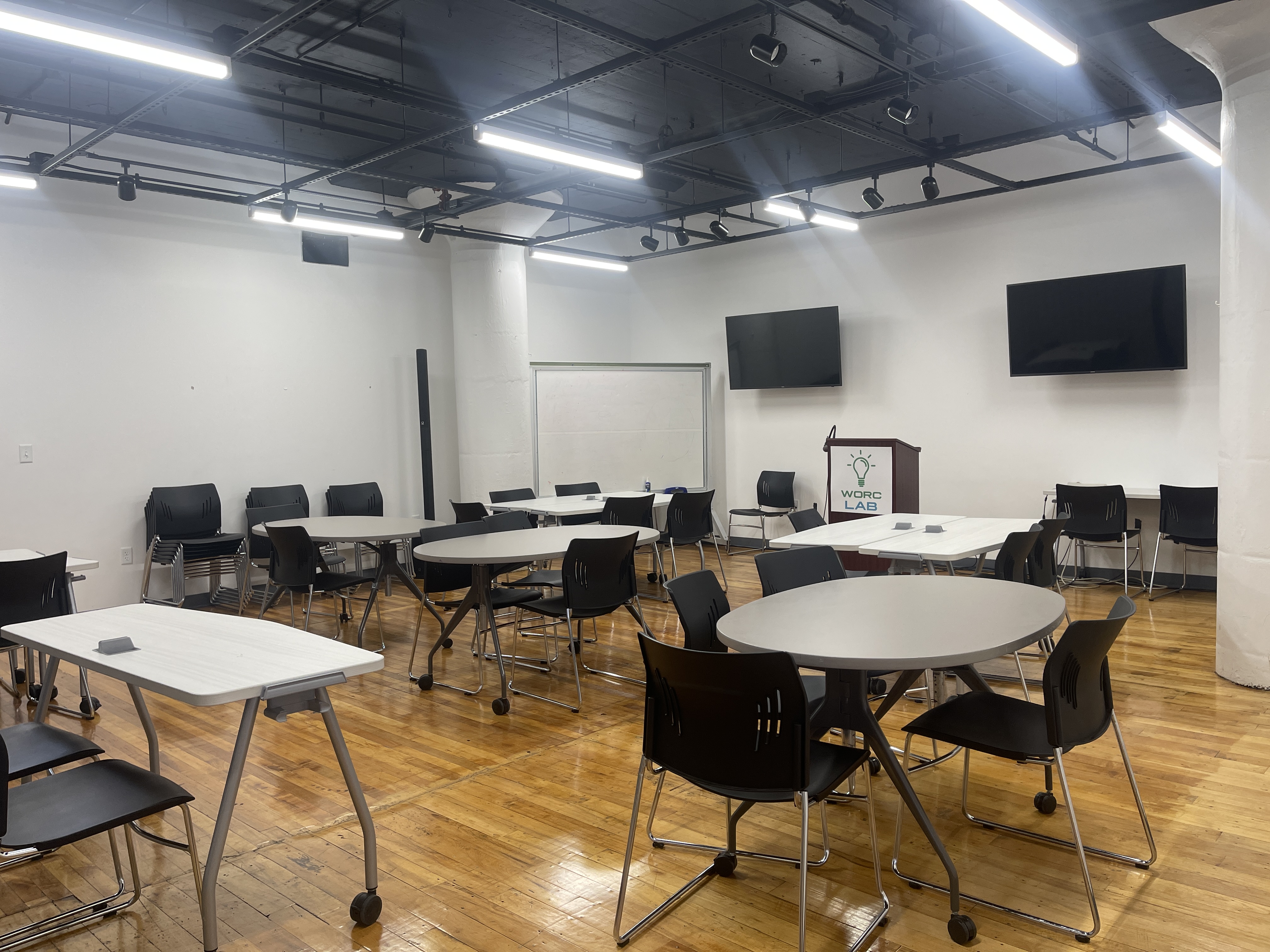 4 Person Coworking Desk