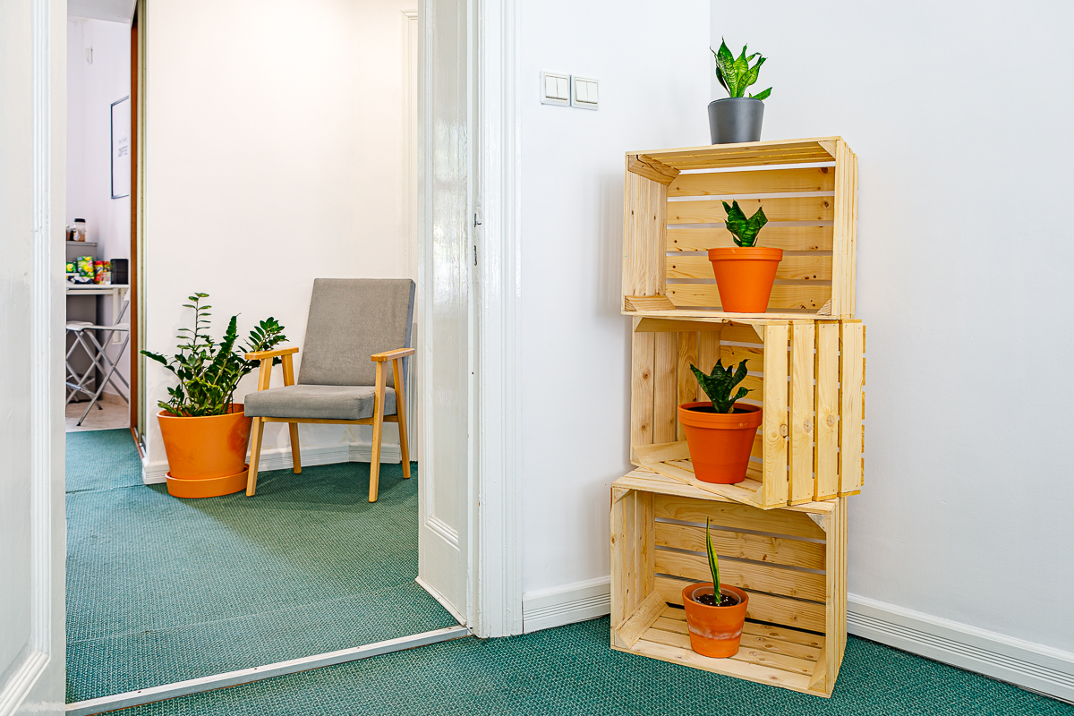 8 Person Coworking Desk