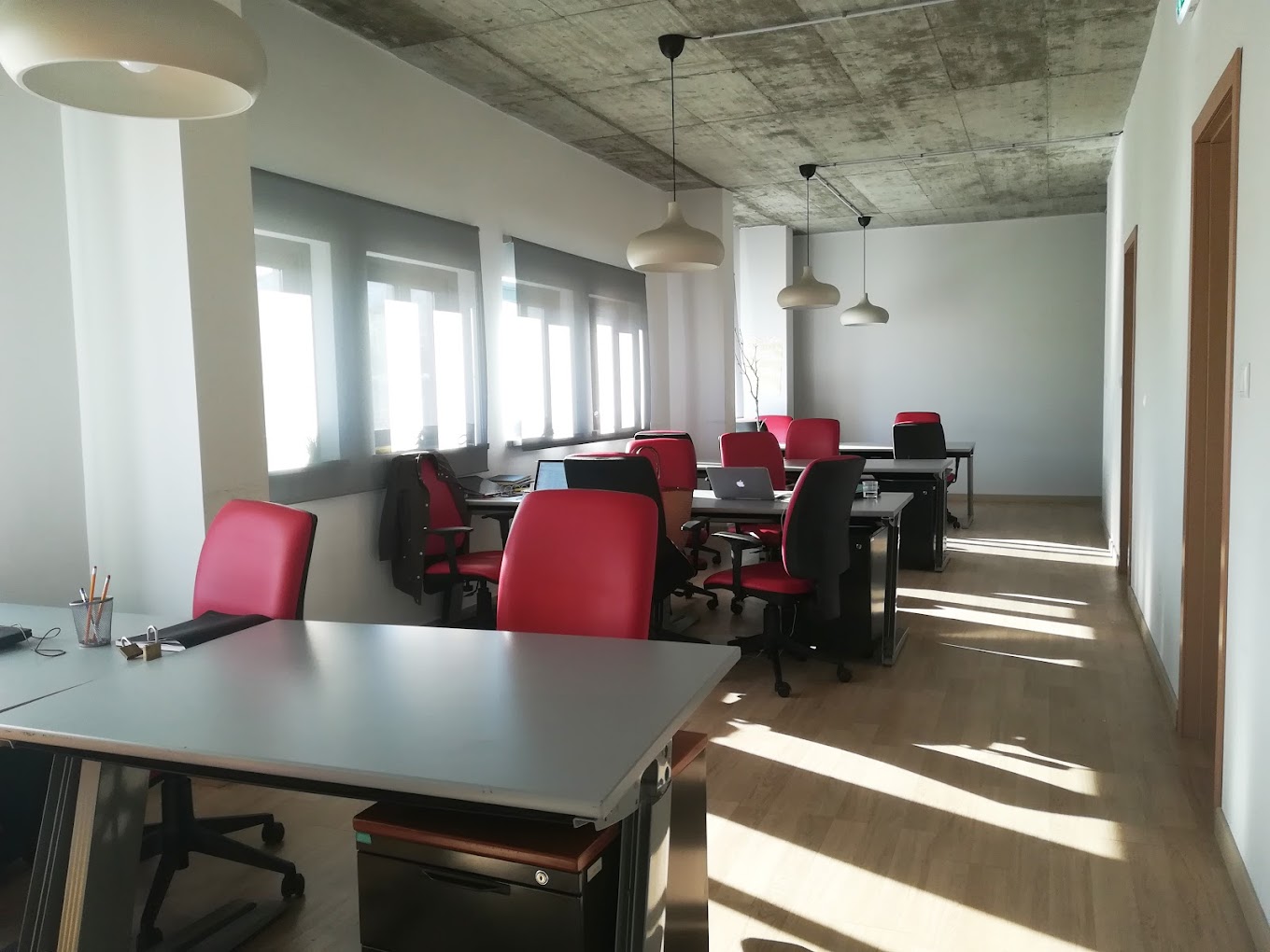 1 Person Coworking Desk