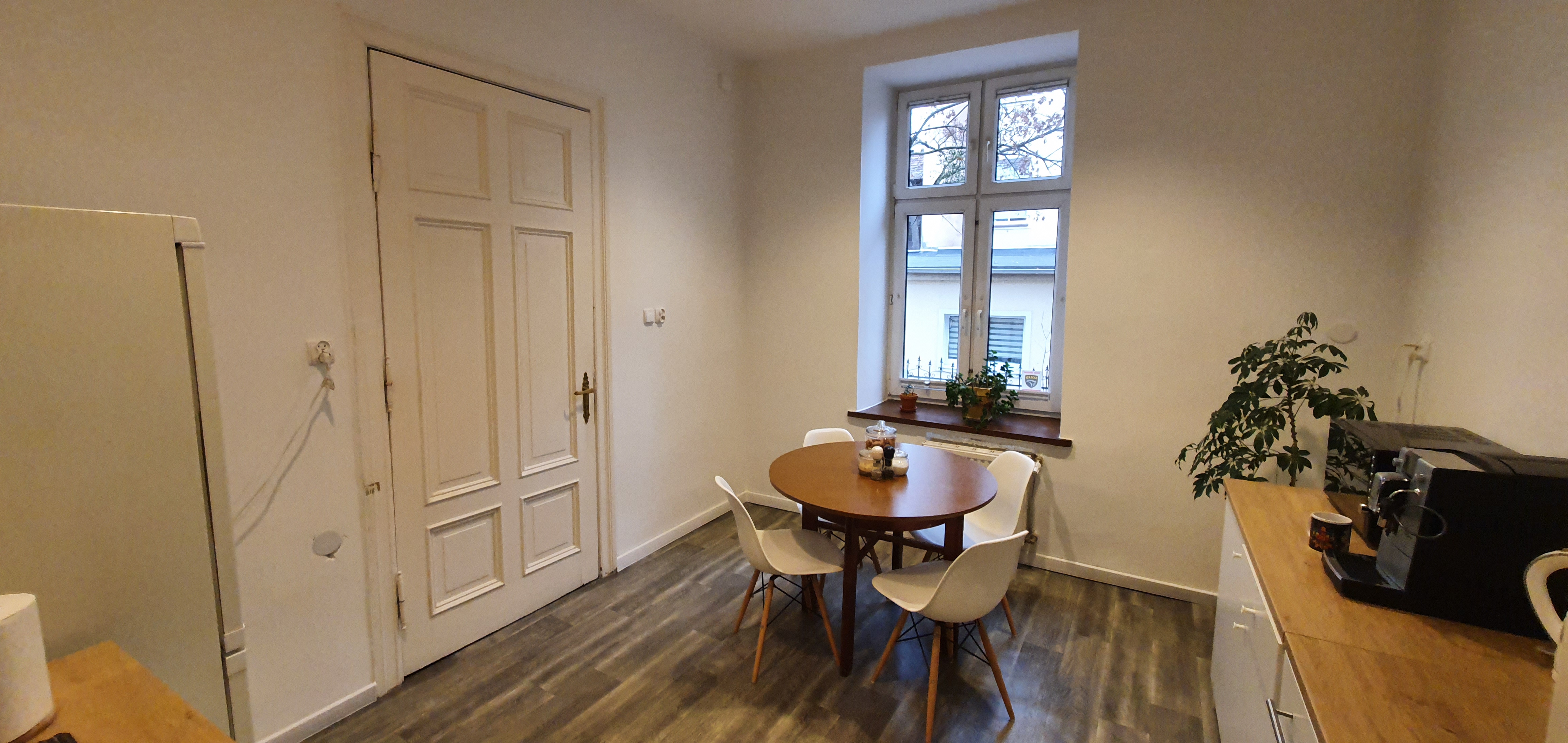 4 Person Private Office