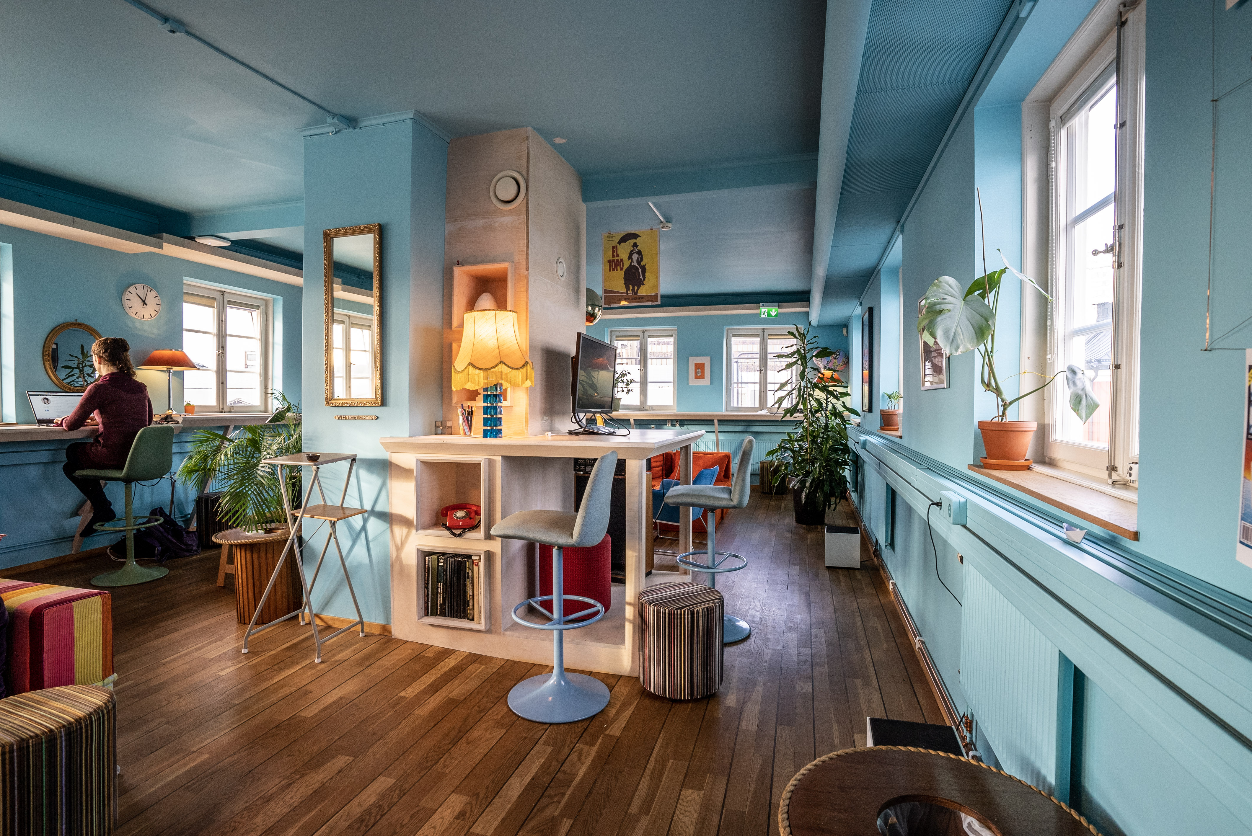 1 Person Shared Office