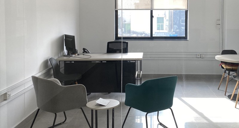 3 Person Coworking Desk